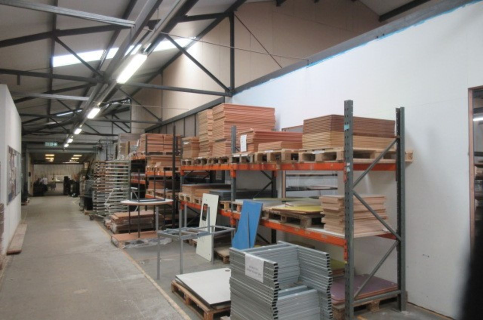 8 bays of assorted pallet racking