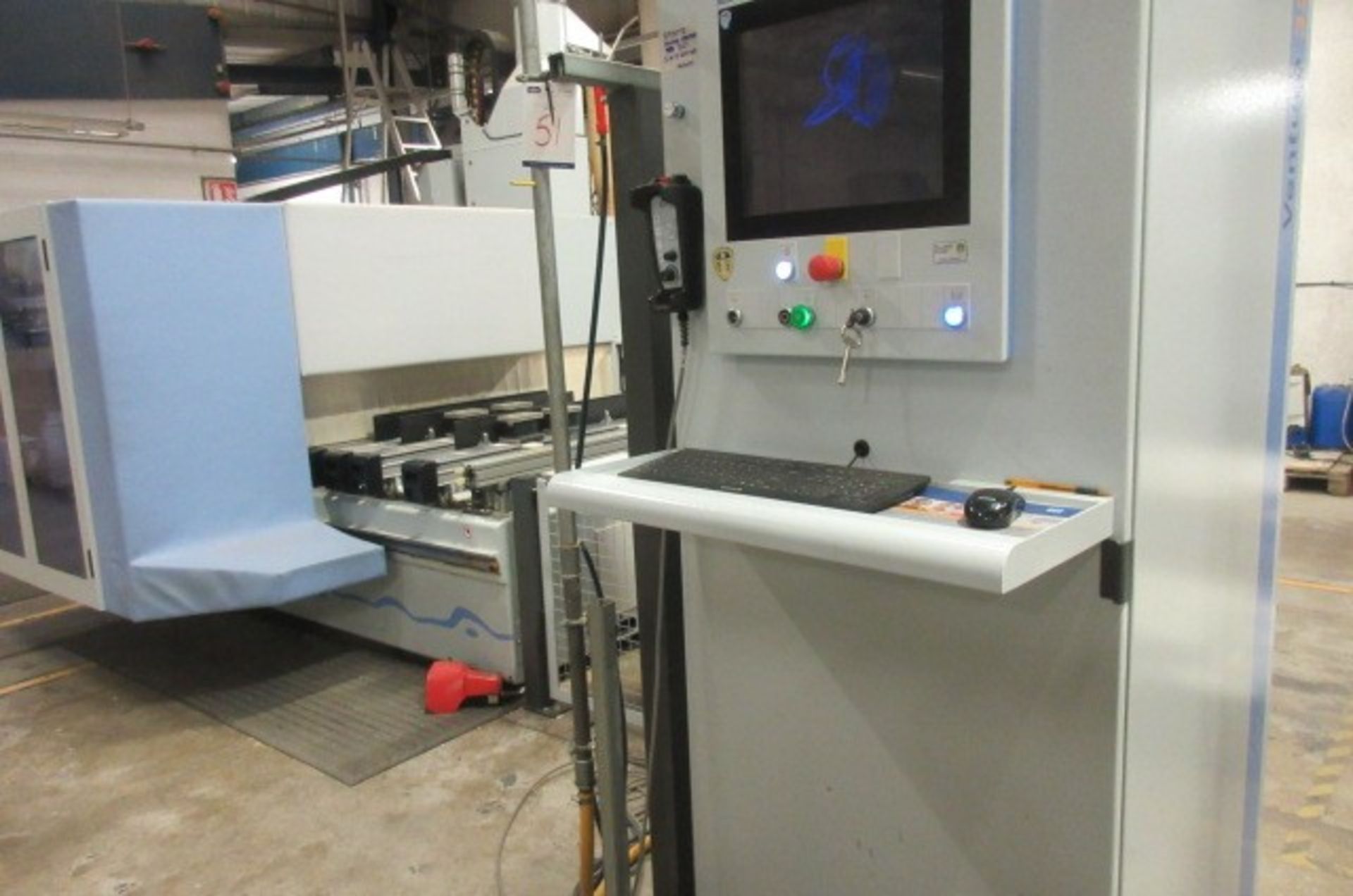 Homag BMG311 Venture 320L 3 axis CNC machining centre (2013) - Bild 8 aus 10