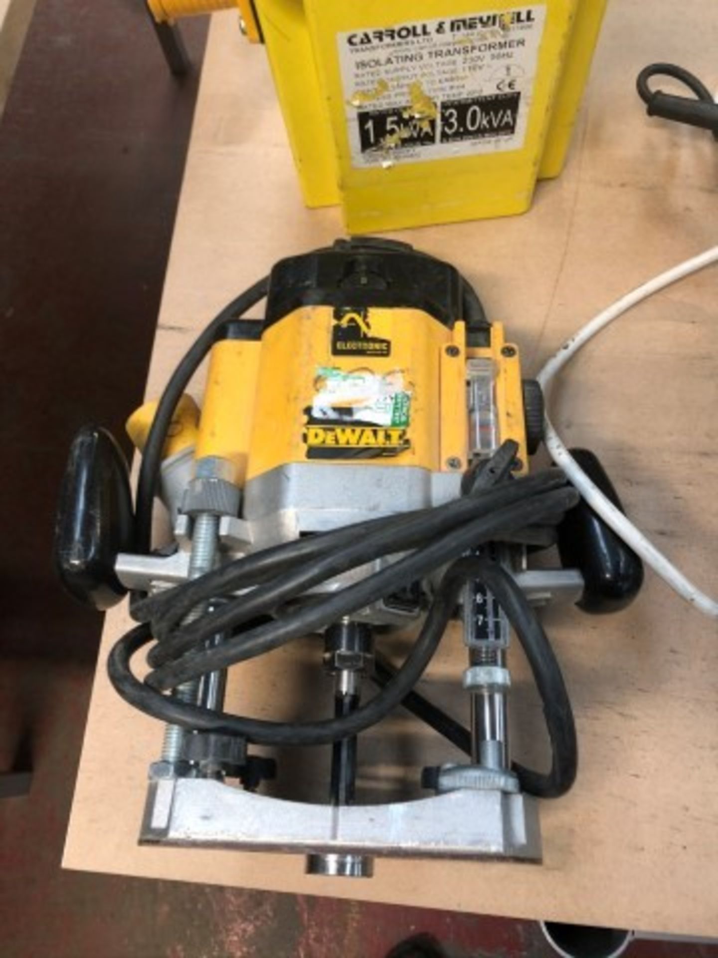 DeWalt router 110v - Image 2 of 2