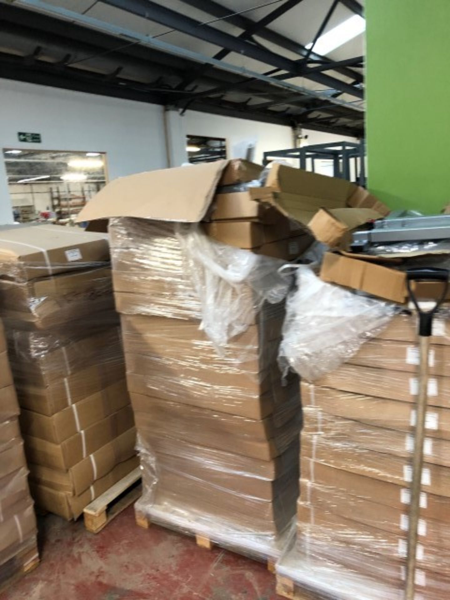 large quantity of furniture components (table frames, flip top components, fastners/fittings, trays, - Image 18 of 24