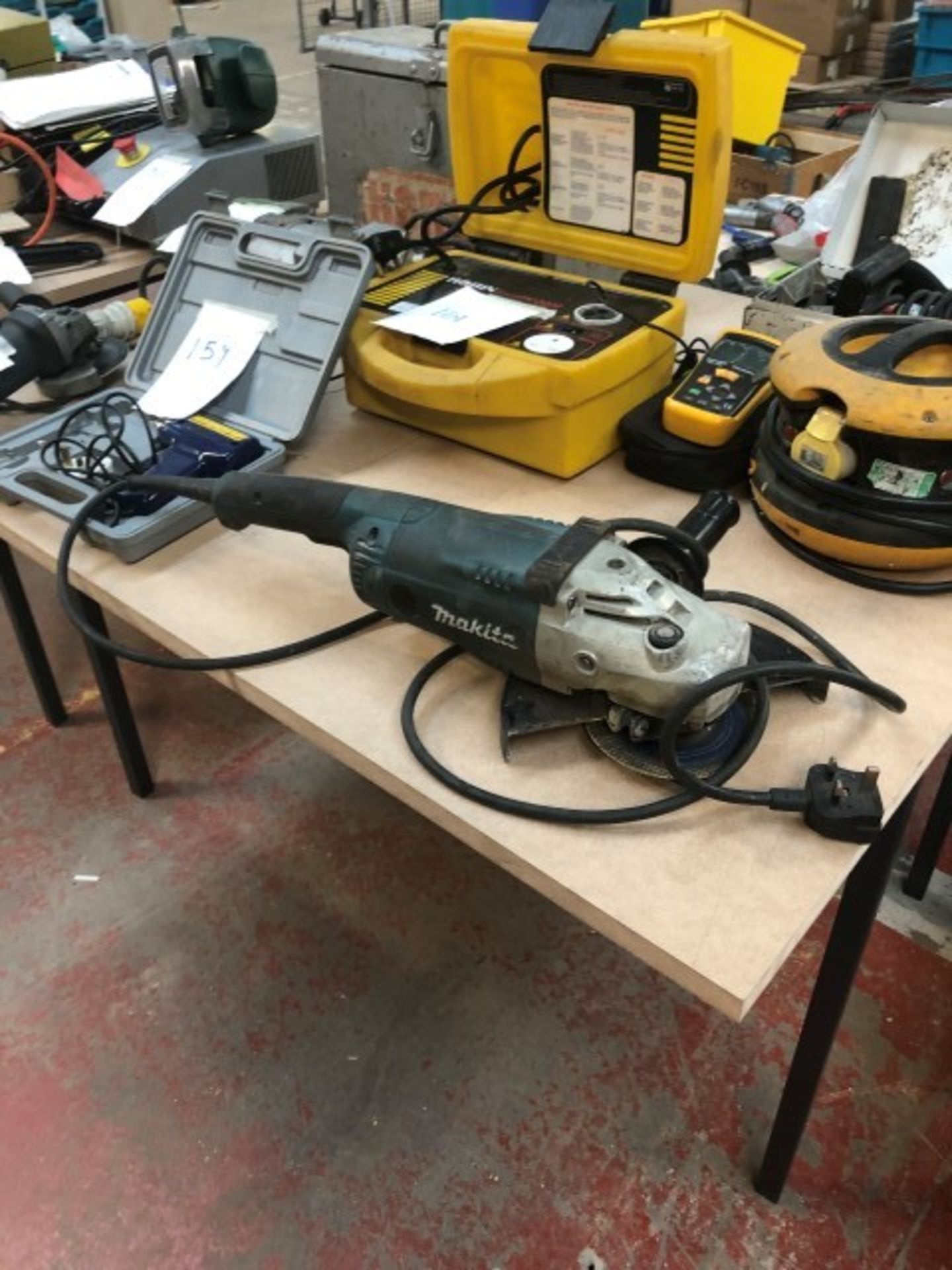 Makita 230mm grinder 240v - Image 2 of 2