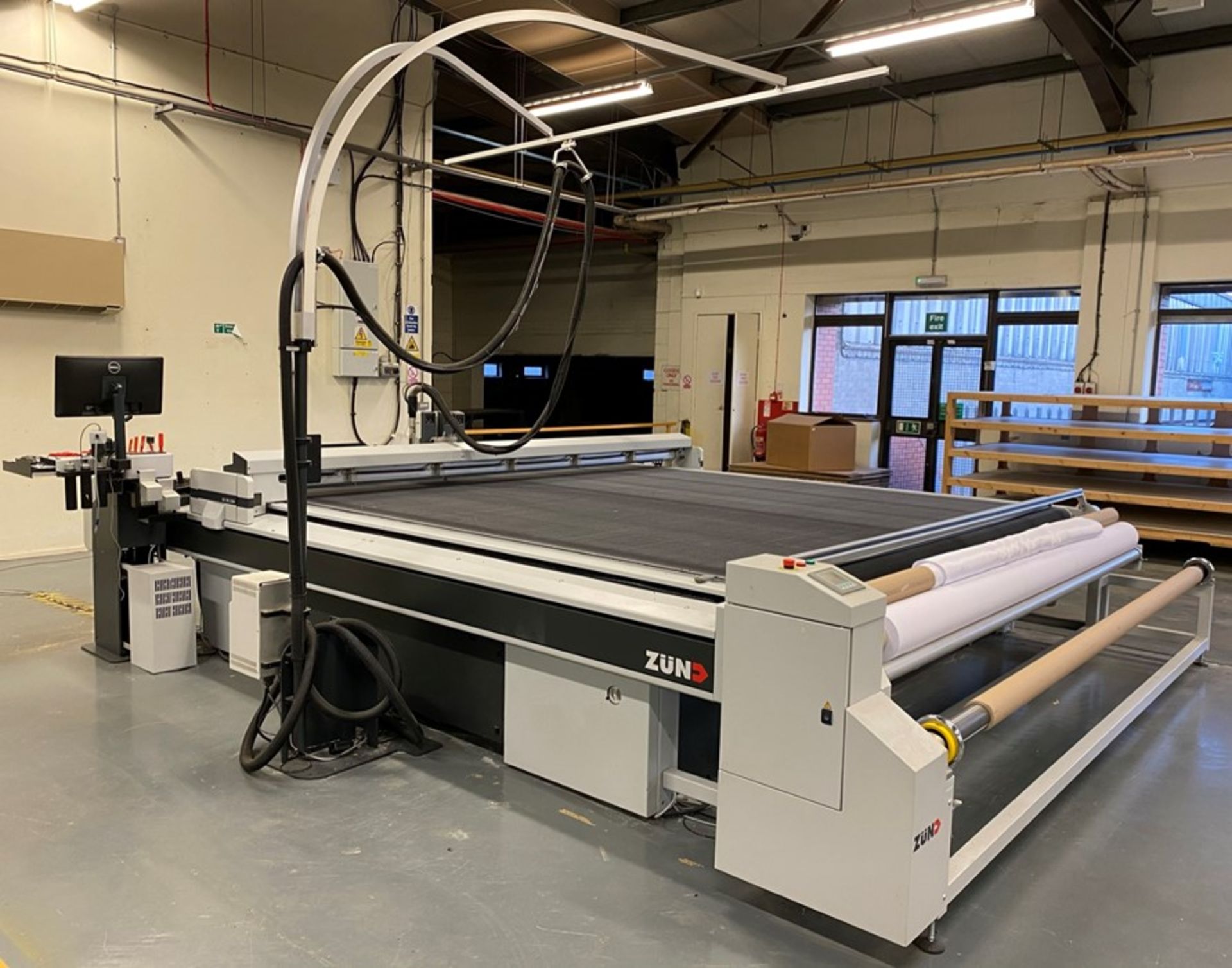 Zund G3 3XL-3200CV digital cutter (2014) - Image 14 of 37