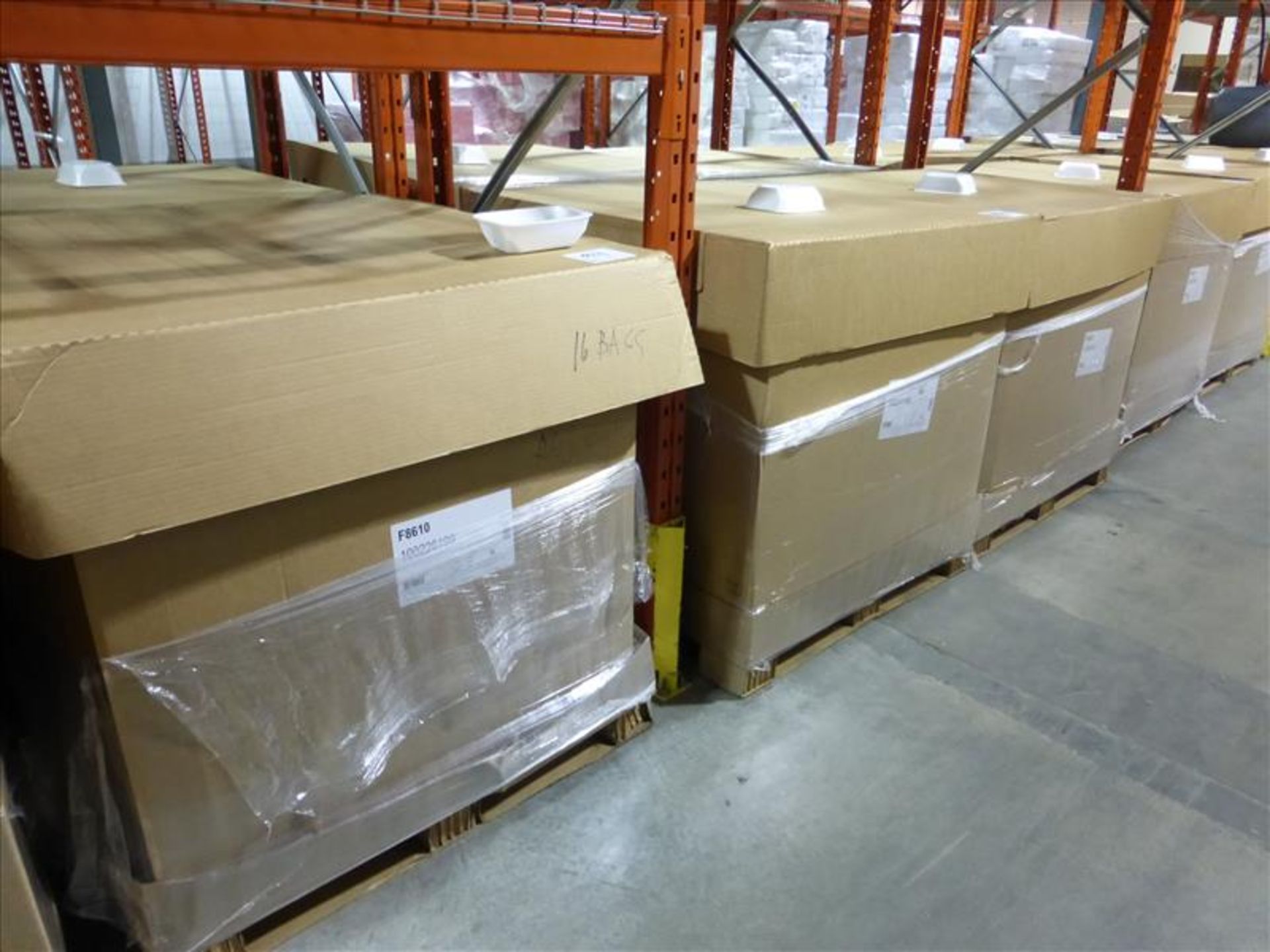 (18 pallets, 54, 000) F8610 MAP trays NOVIPAX white - Image 2 of 2