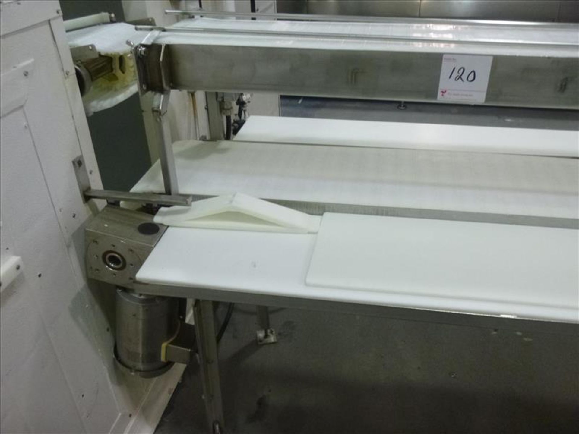 inspection bench w/ conveyor, s/s, powered, interlox belt, approx. 10 in. x 6 ft. inclined, 10 in. x - Image 3 of 3