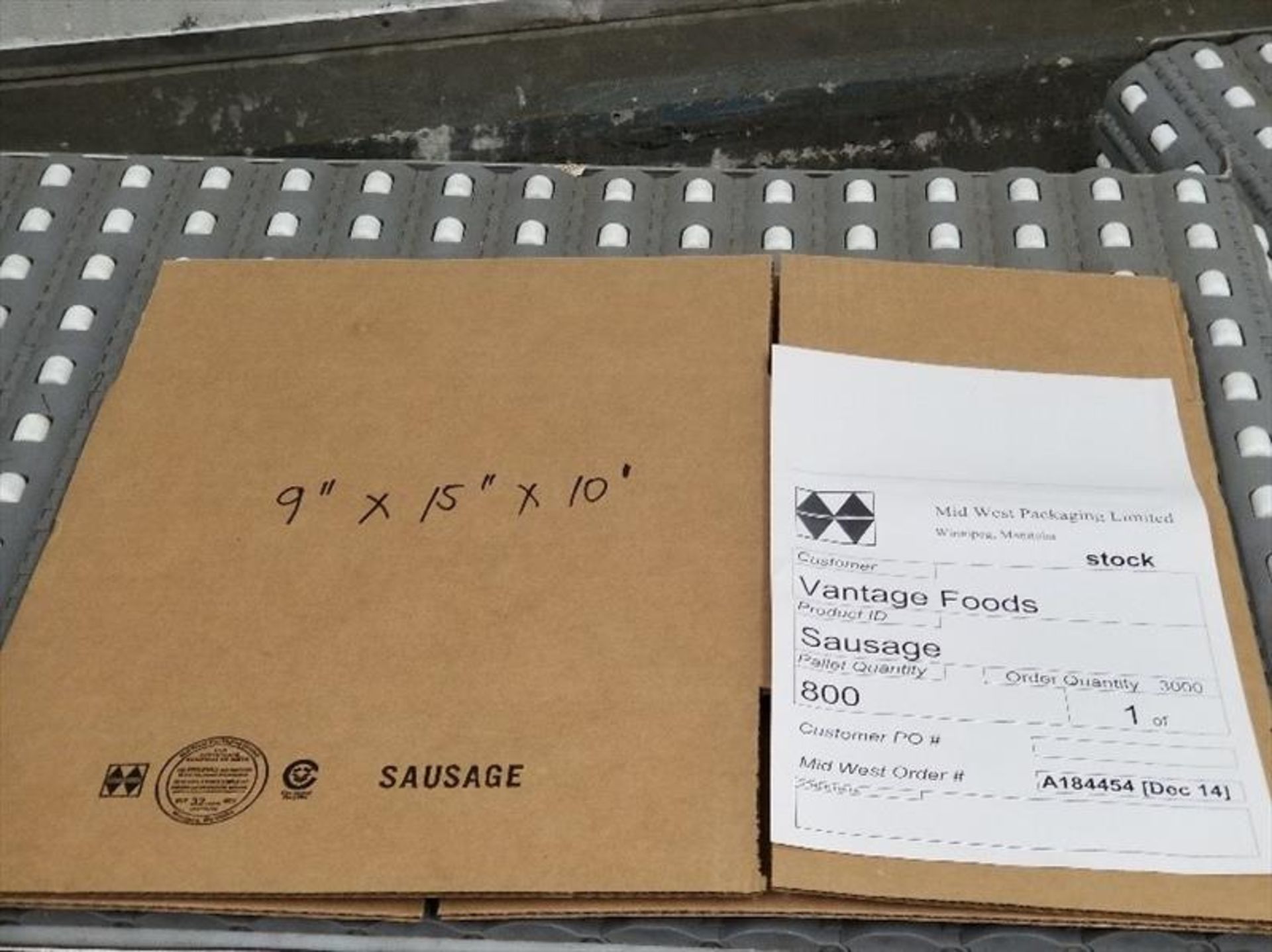 (4 pallets, 3950) A184454 - boxes, Midwest, "Sausage" print, 9 x 15 x 10 - Image 2 of 3