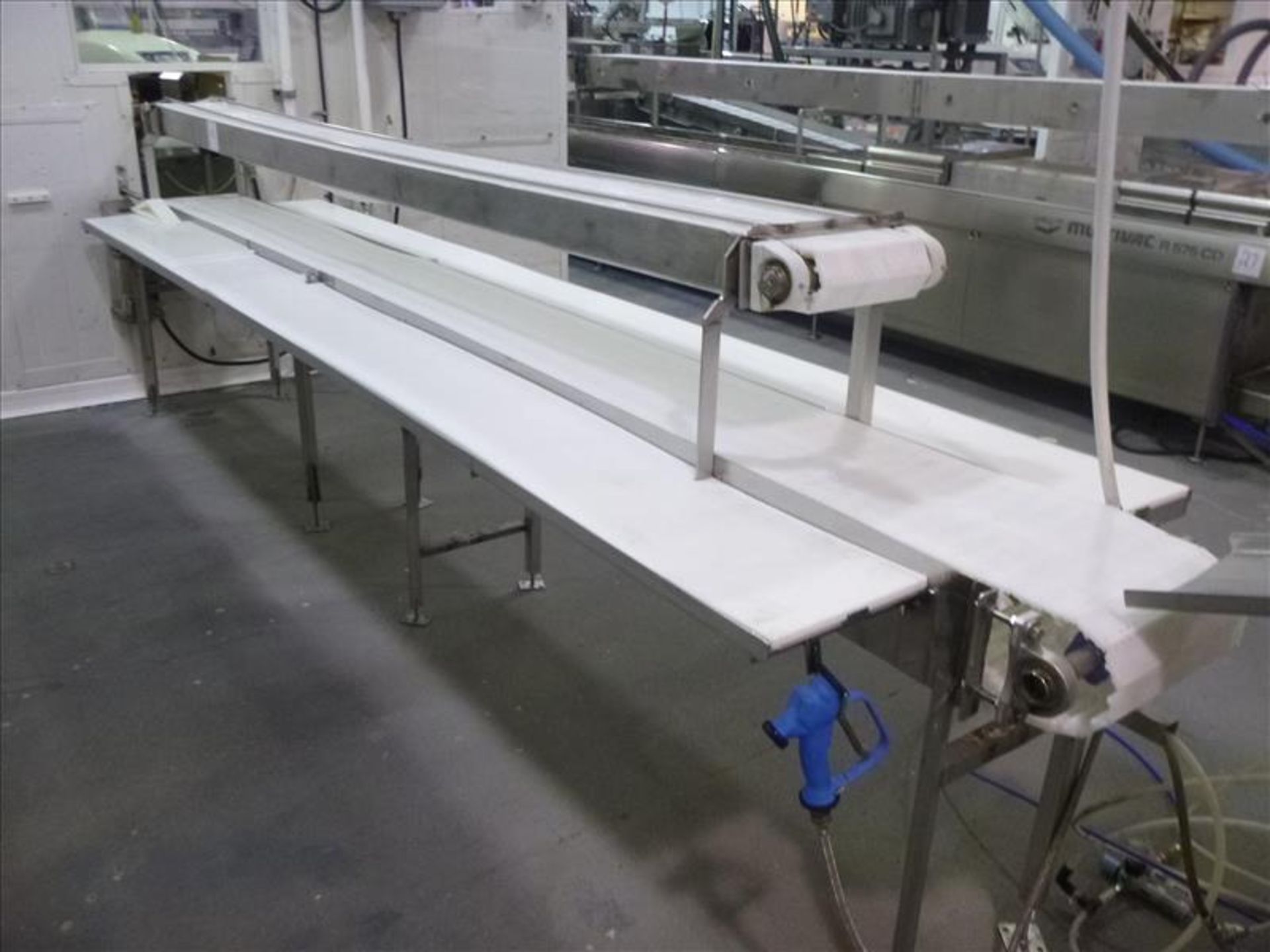 inspection bench w/ conveyor, s/s, powered, interlox belt, approx. 10 in. x 6 ft. inclined, 10 in. x - Image 2 of 3