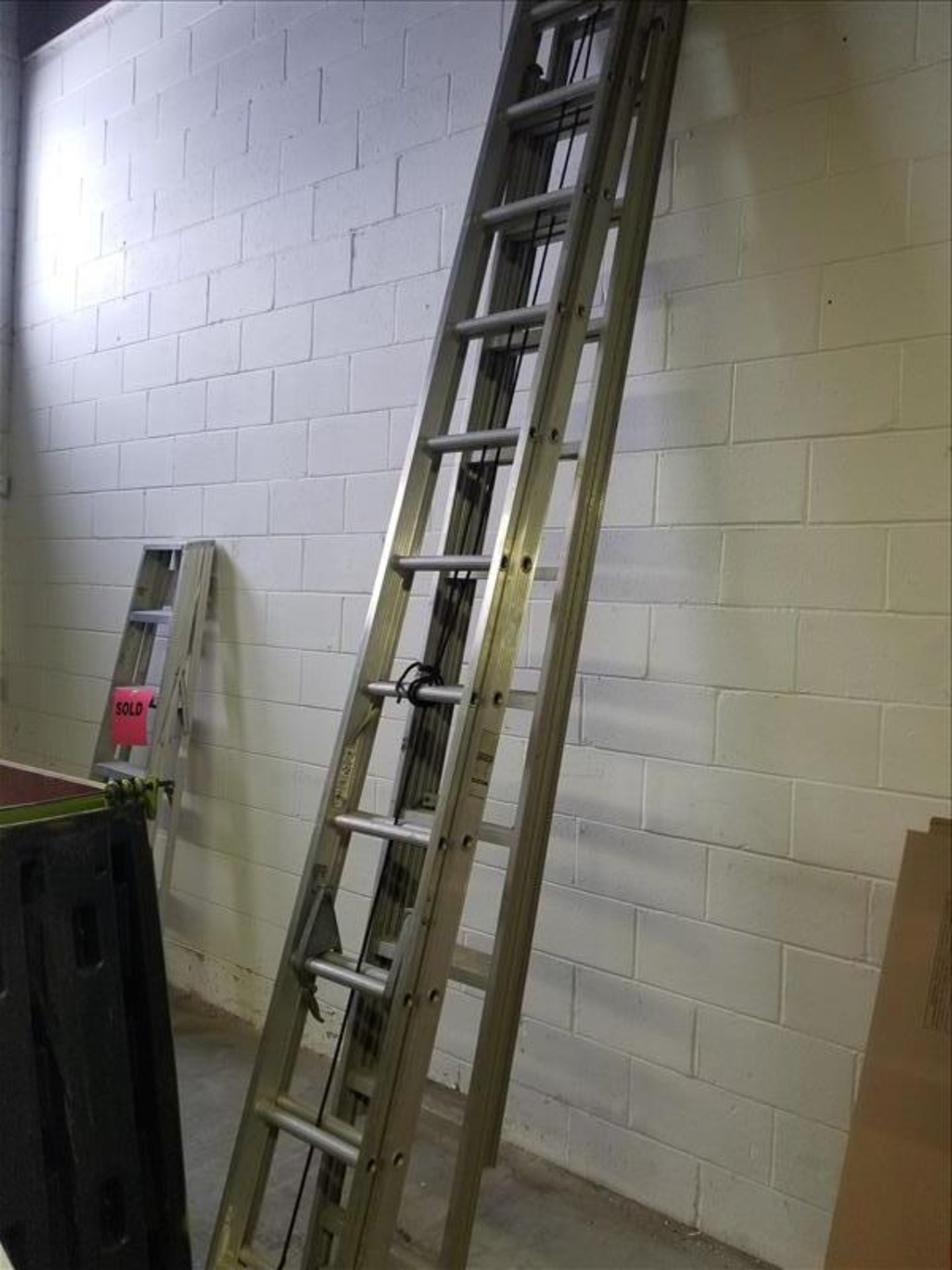 Extension Ladder - Image 2 of 2