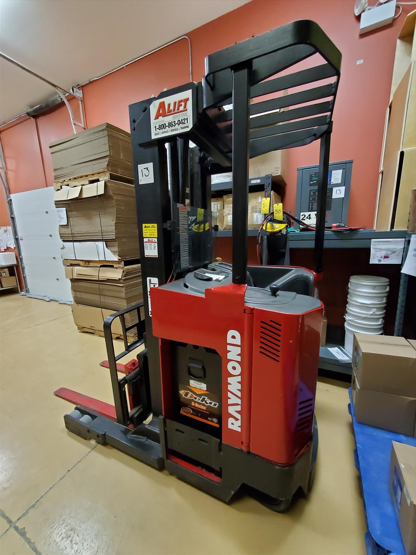 Raymond reach truck, model EASI R30TT, 3000 lb. capacity, ser. no. ET-D-01-10319, 24V c/w SCR 200 - Image 2 of 7