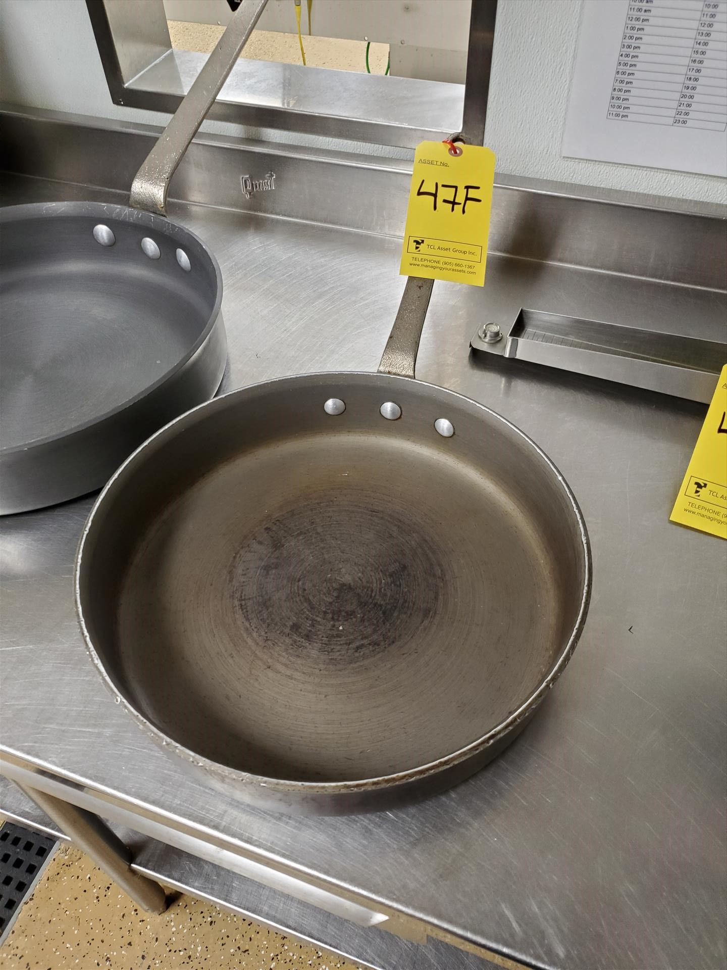 (2) skillets, 16 and 14 in. - Image 4 of 5