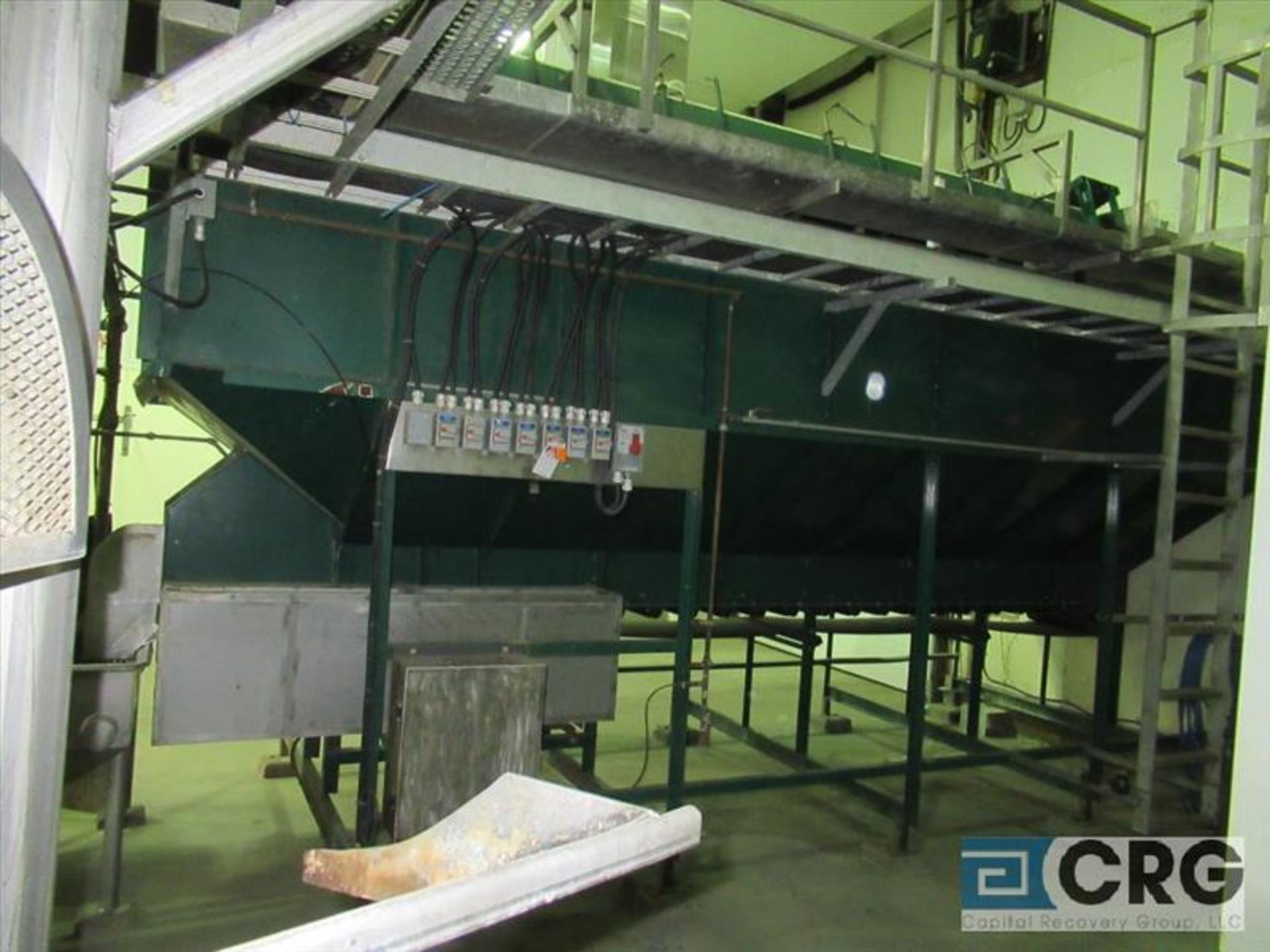 Potato bin, 17 ft. long x 9 ft. high, U-shaped bottom with 20 in. wide rubber conveyor [Bi - Image 2 of 4