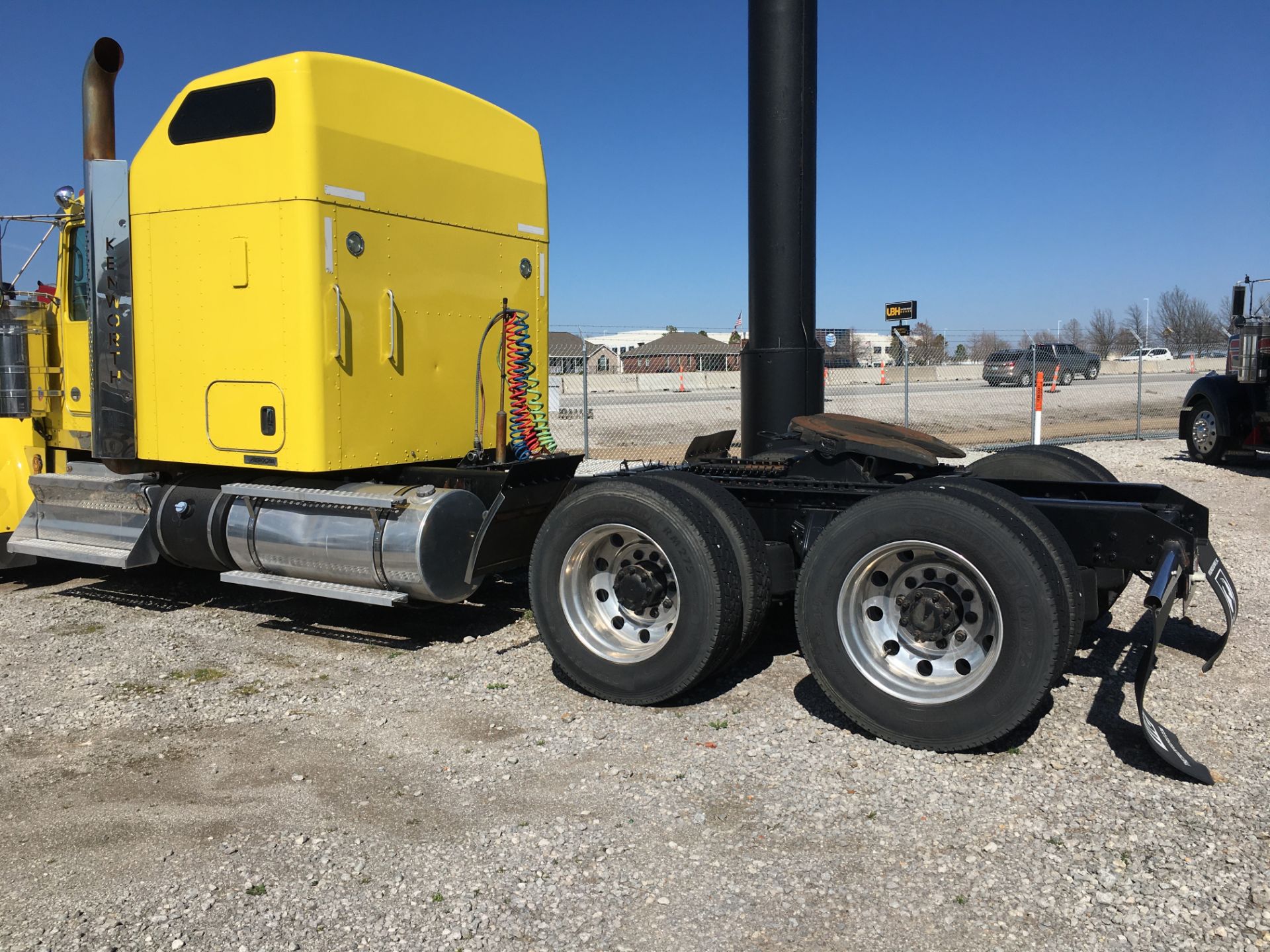 2014 Kenworth W900 Sleeper - Image 9 of 104