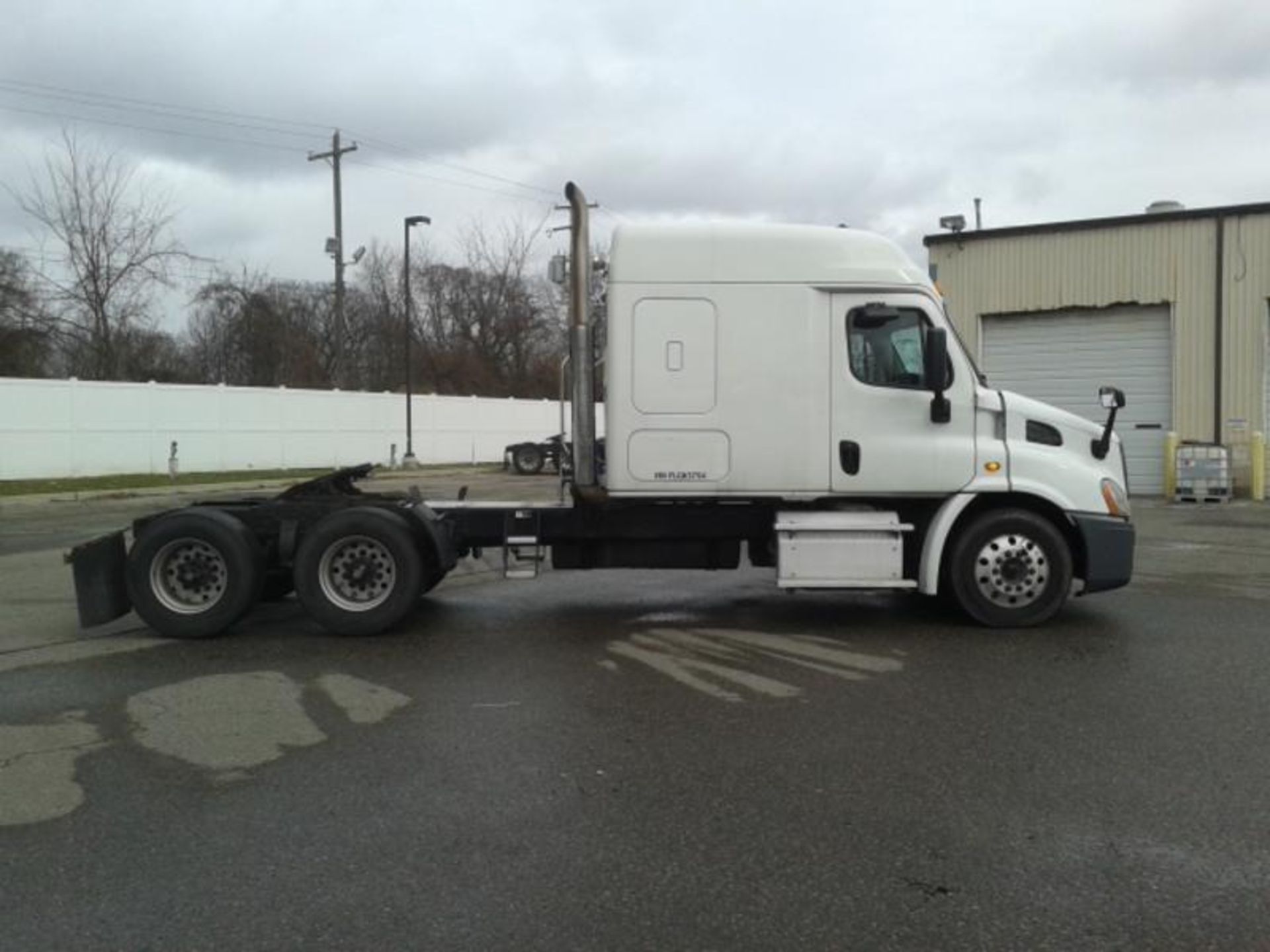 2015 Freightliner CA113SLP - Image 18 of 24