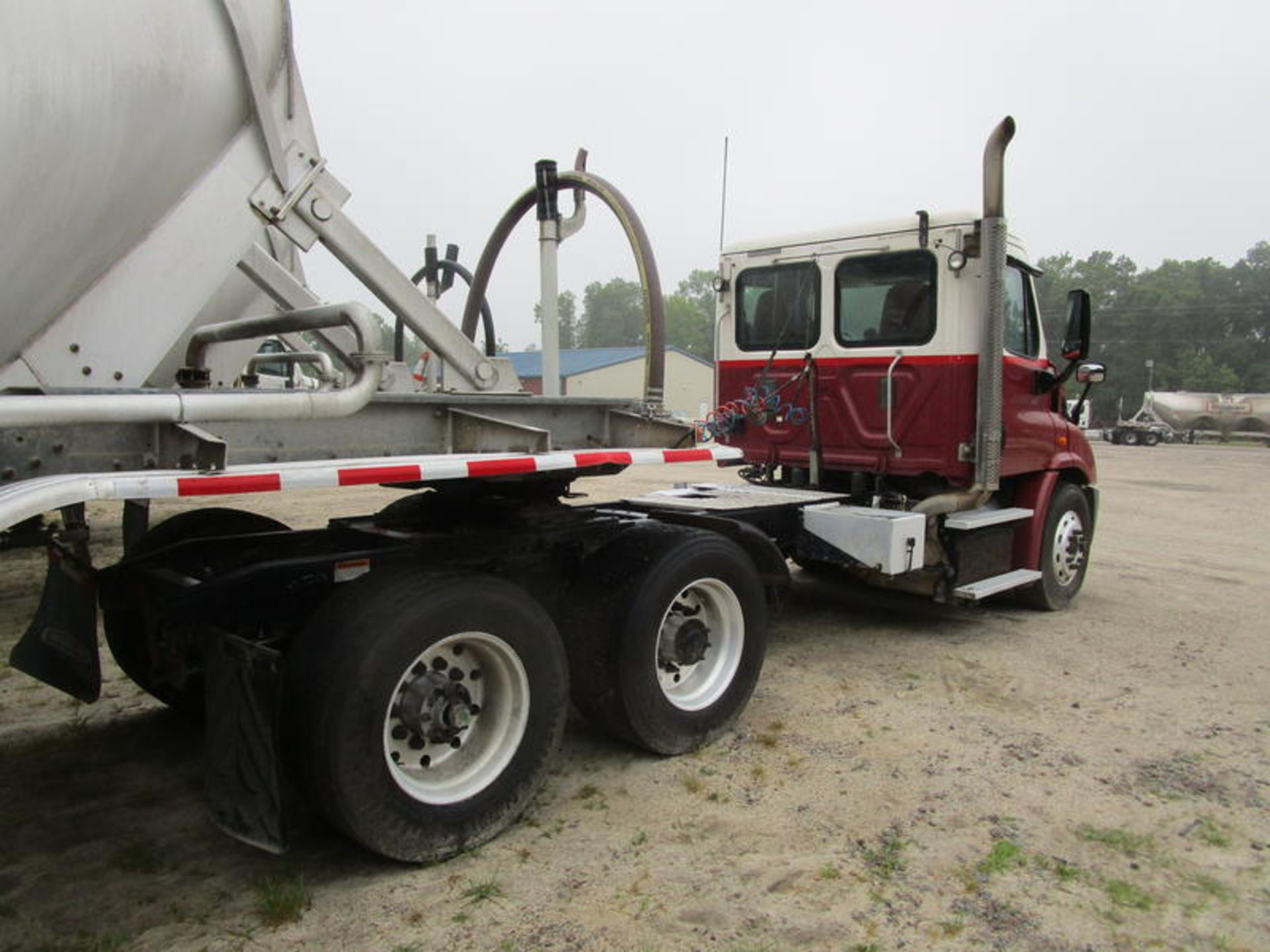 2015 Freightliner CA113DC - Image 20 of 34