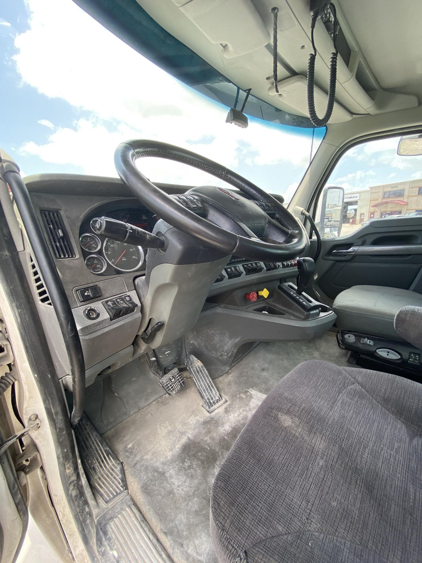 2015 Kenworth T880 - Image 20 of 43