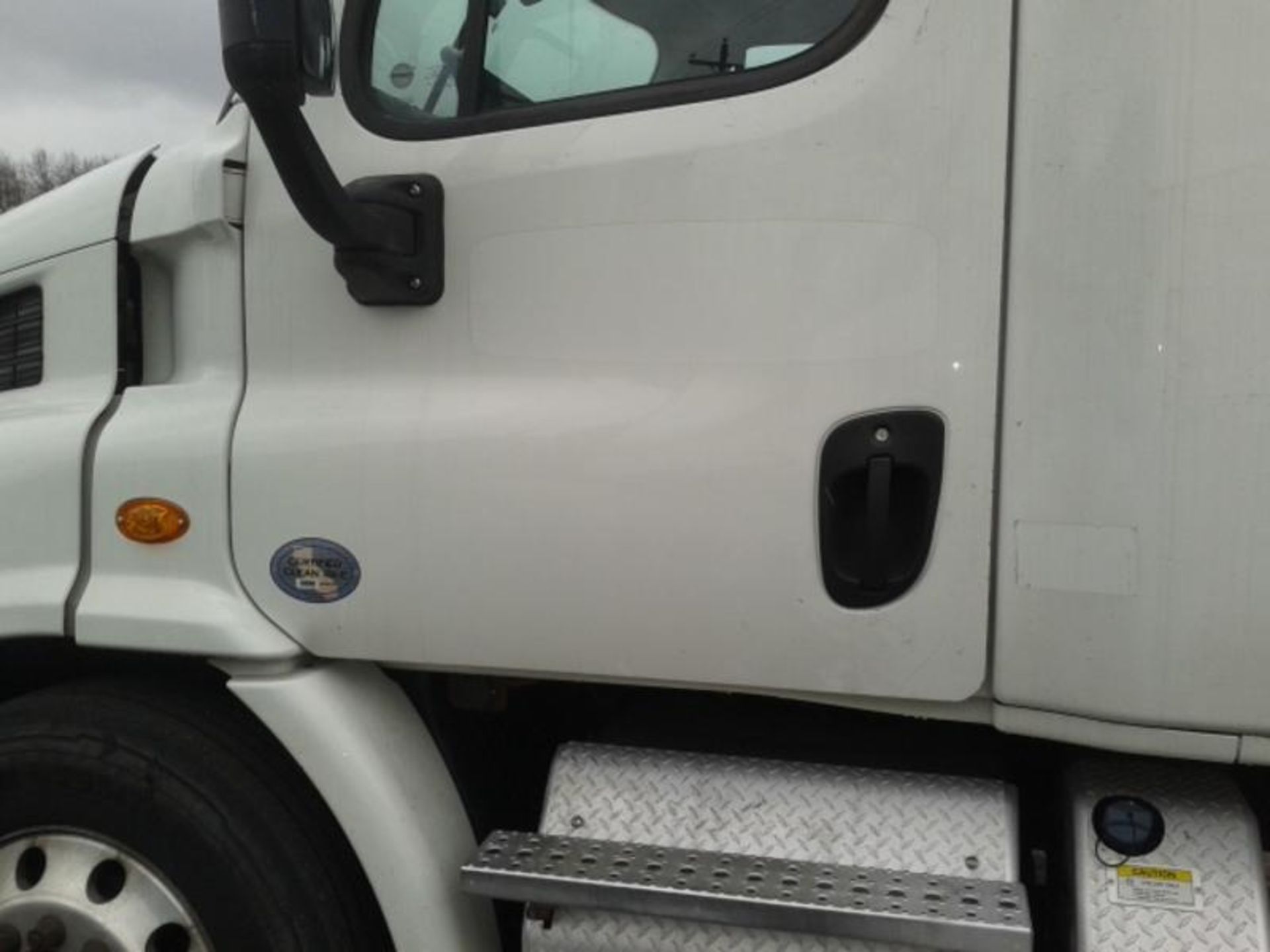 2015 Freightliner CA113SLP - Image 9 of 24