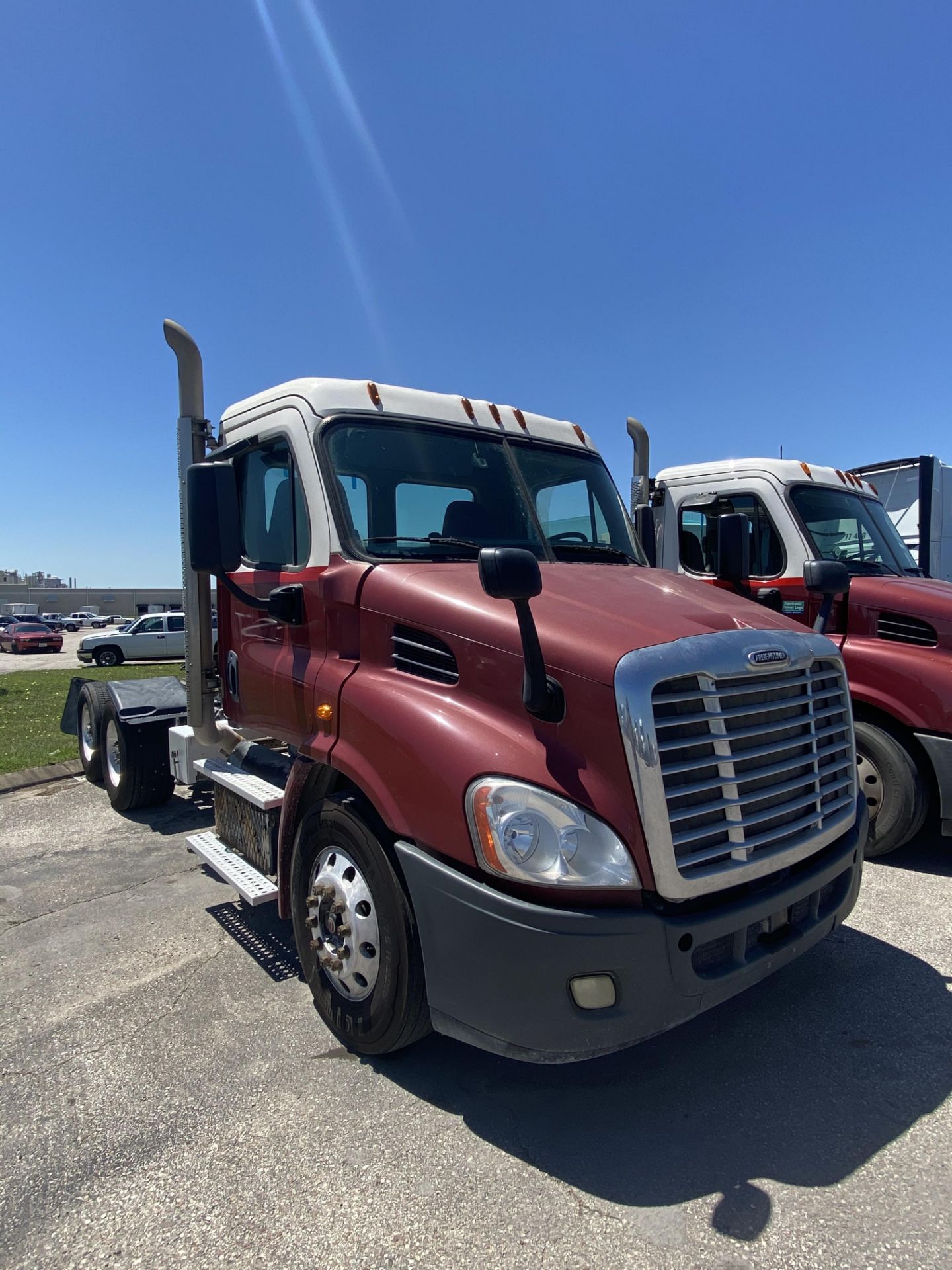 2015 Freightliner CA113DC - Image 2 of 19