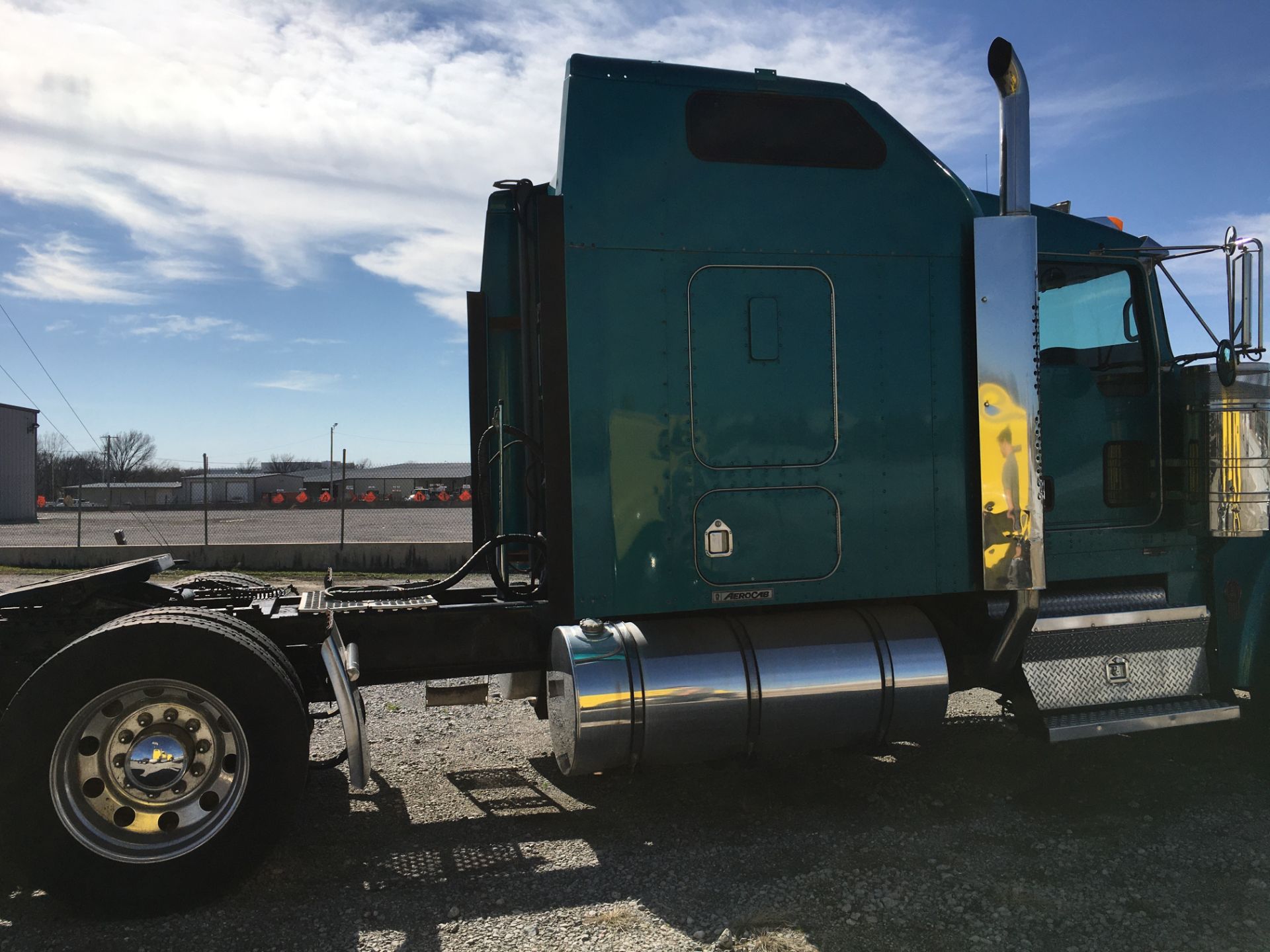 2006 Kenworth W900 Sleeper - Image 6 of 82