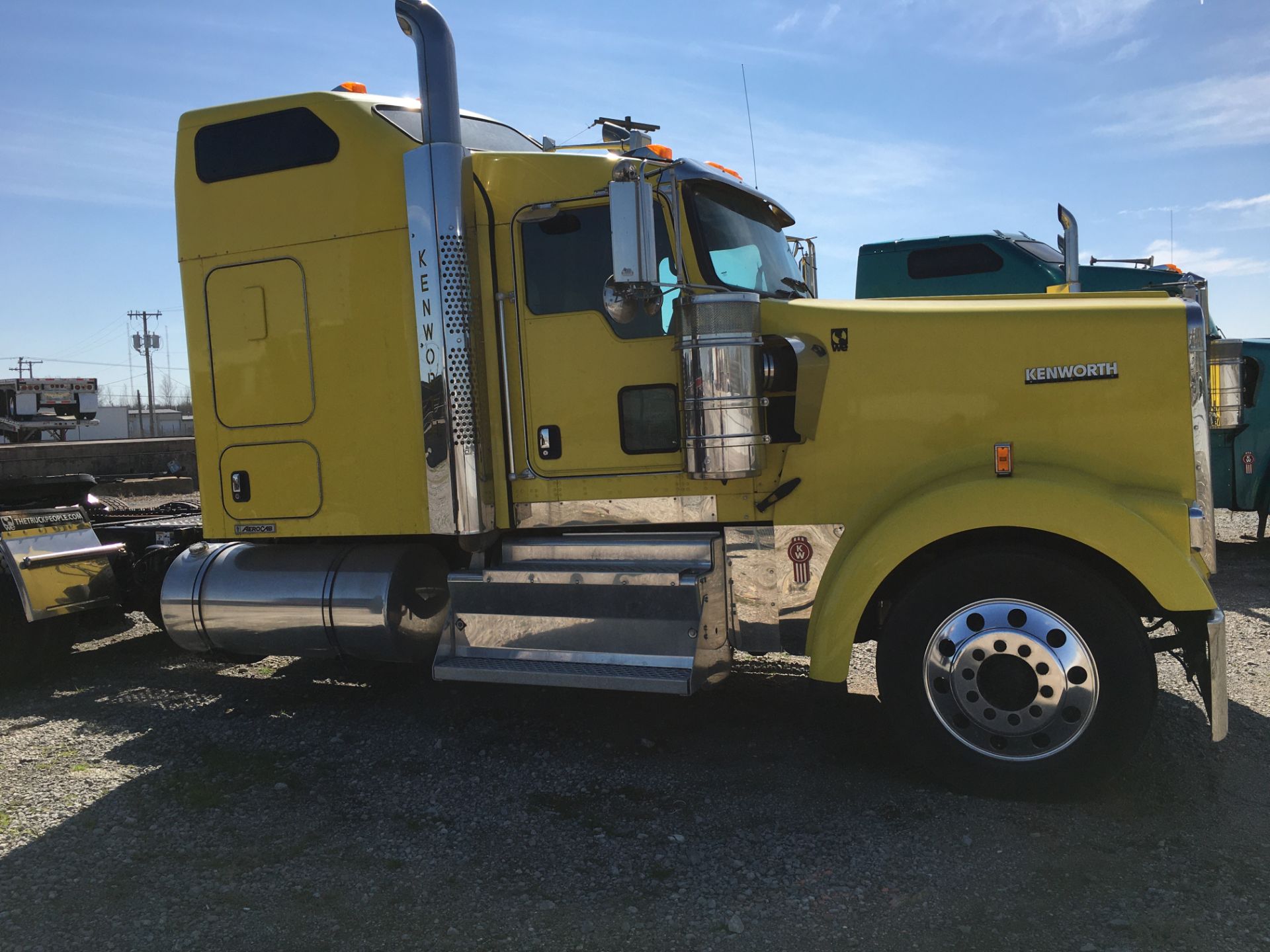 2014 Kenworth W900 Sleeper - Image 2 of 104