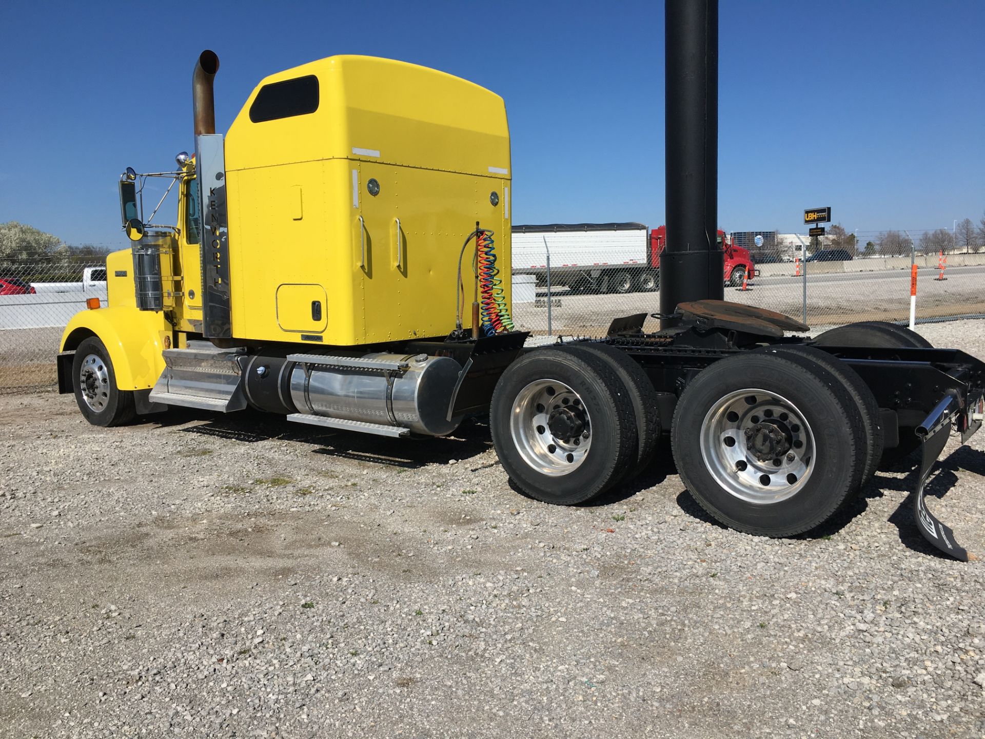 2014 Kenworth W900 Sleeper - Image 10 of 104