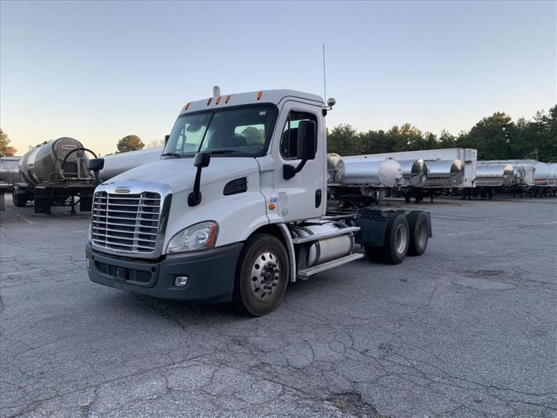 2015 Freightliner CA113DC