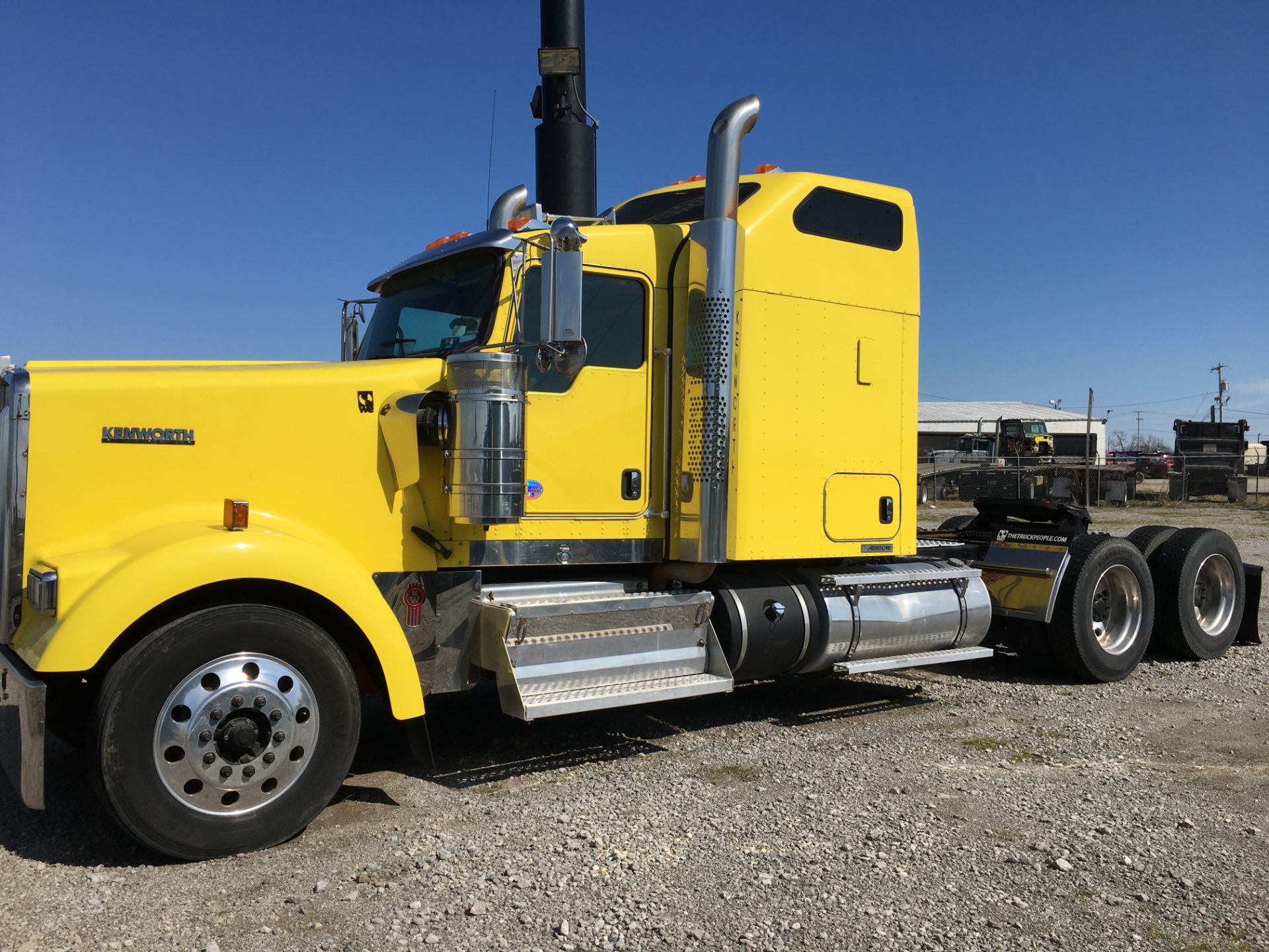 2014 Kenworth W900 Sleeper - Image 16 of 104