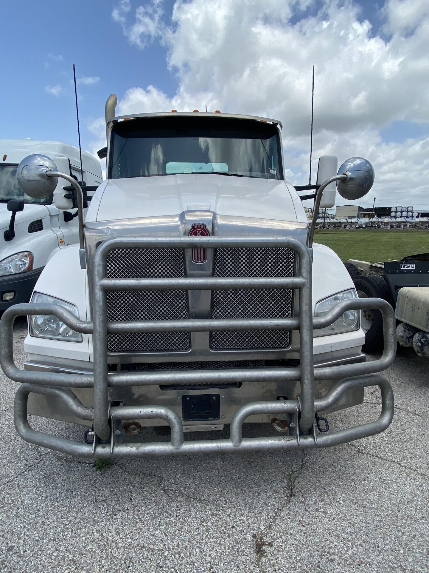 2015 Kenworth T880 - Image 10 of 43