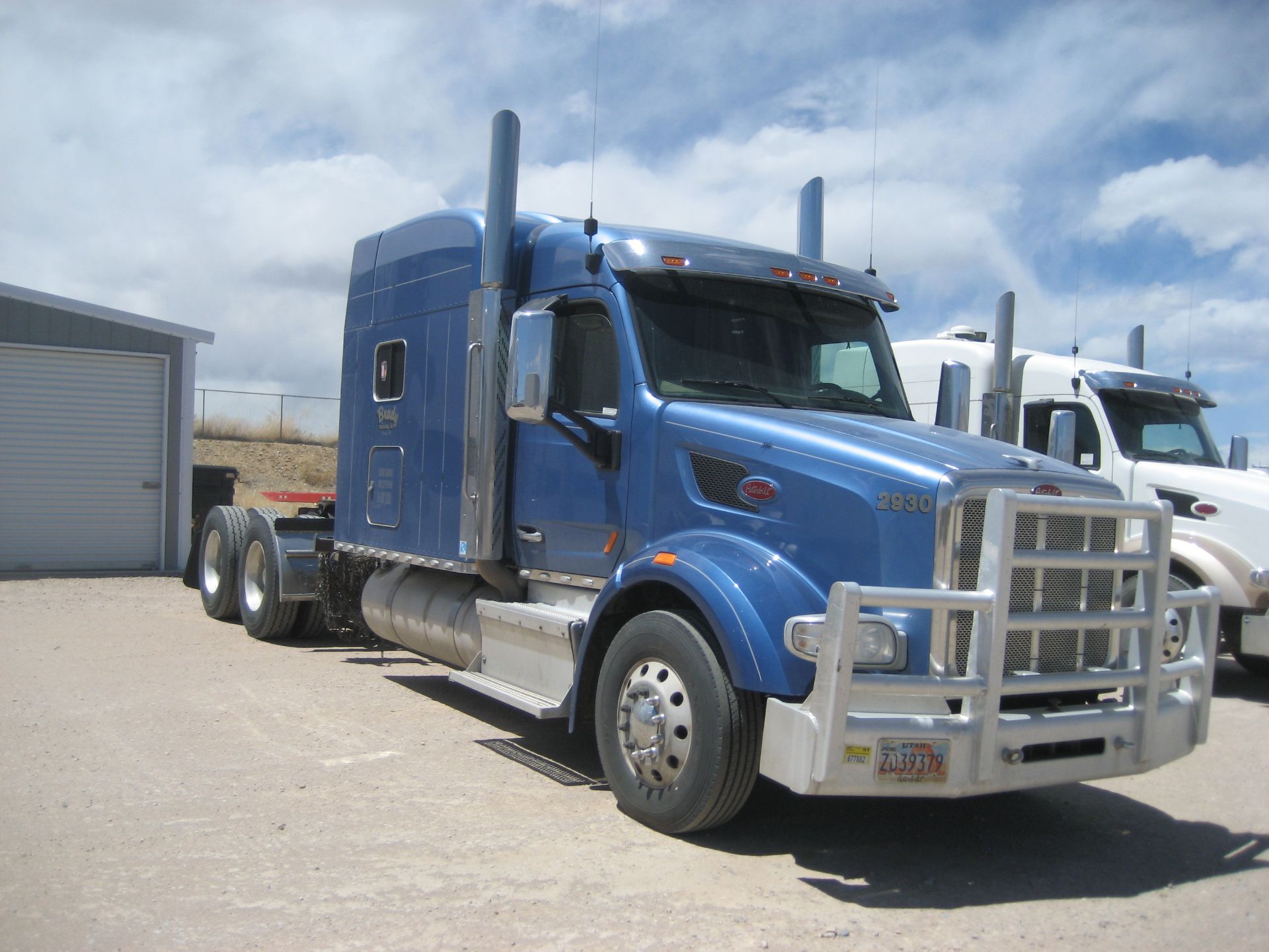 2016 Peterbilt 567 Tractor - Image 3 of 14