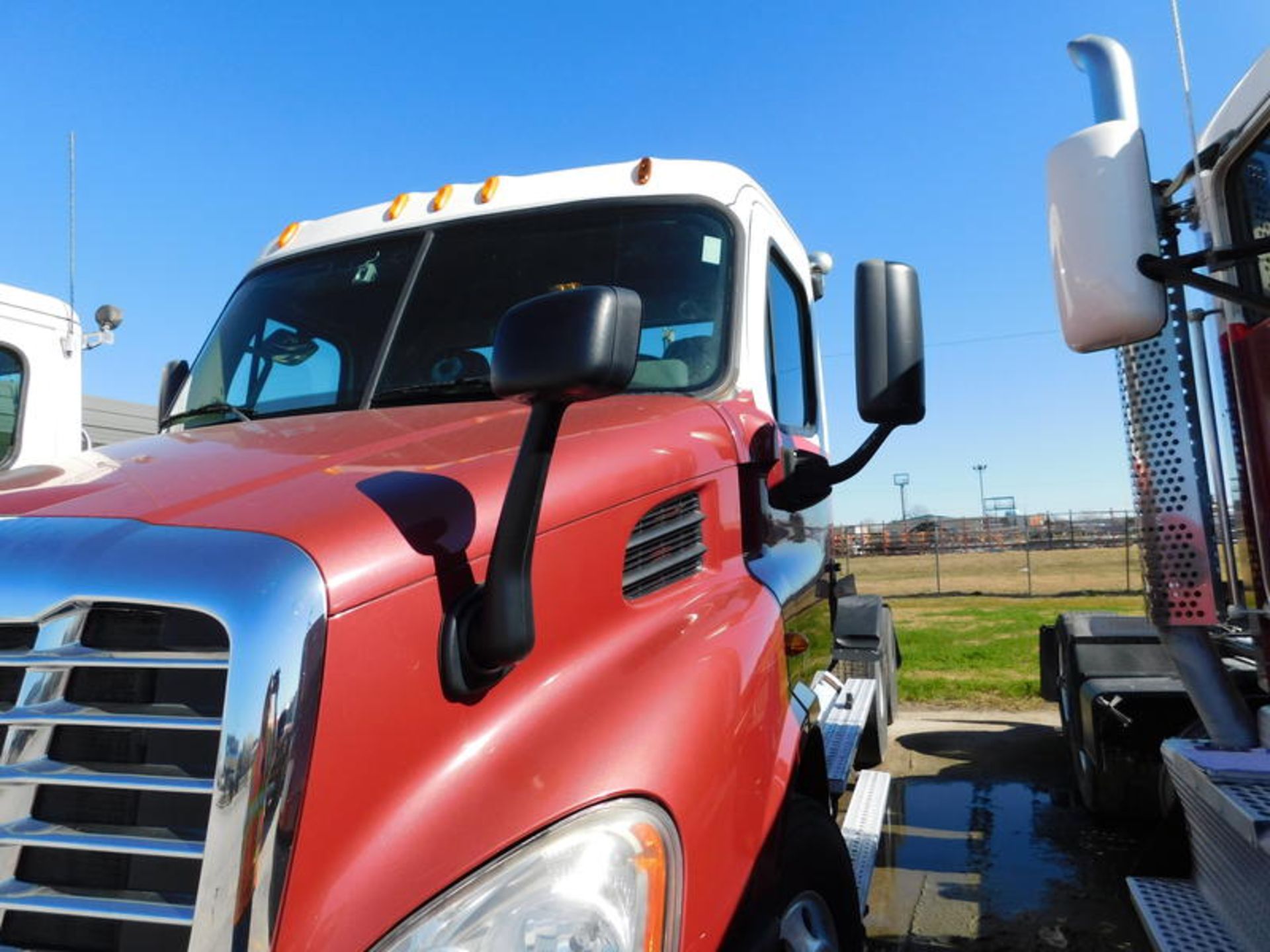 2014 Freightliner CA113DC - Image 27 of 37