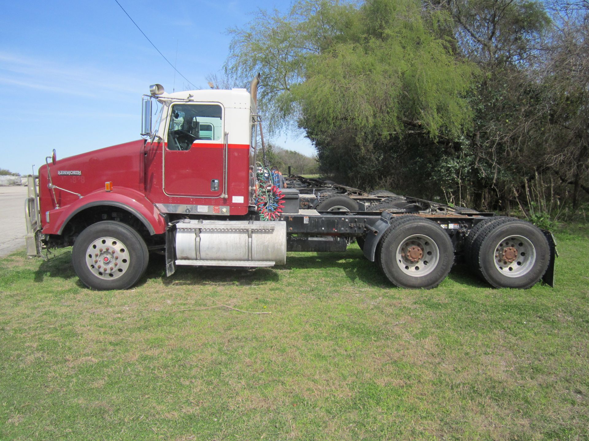 2014 Kenworth T800 - Image 3 of 52