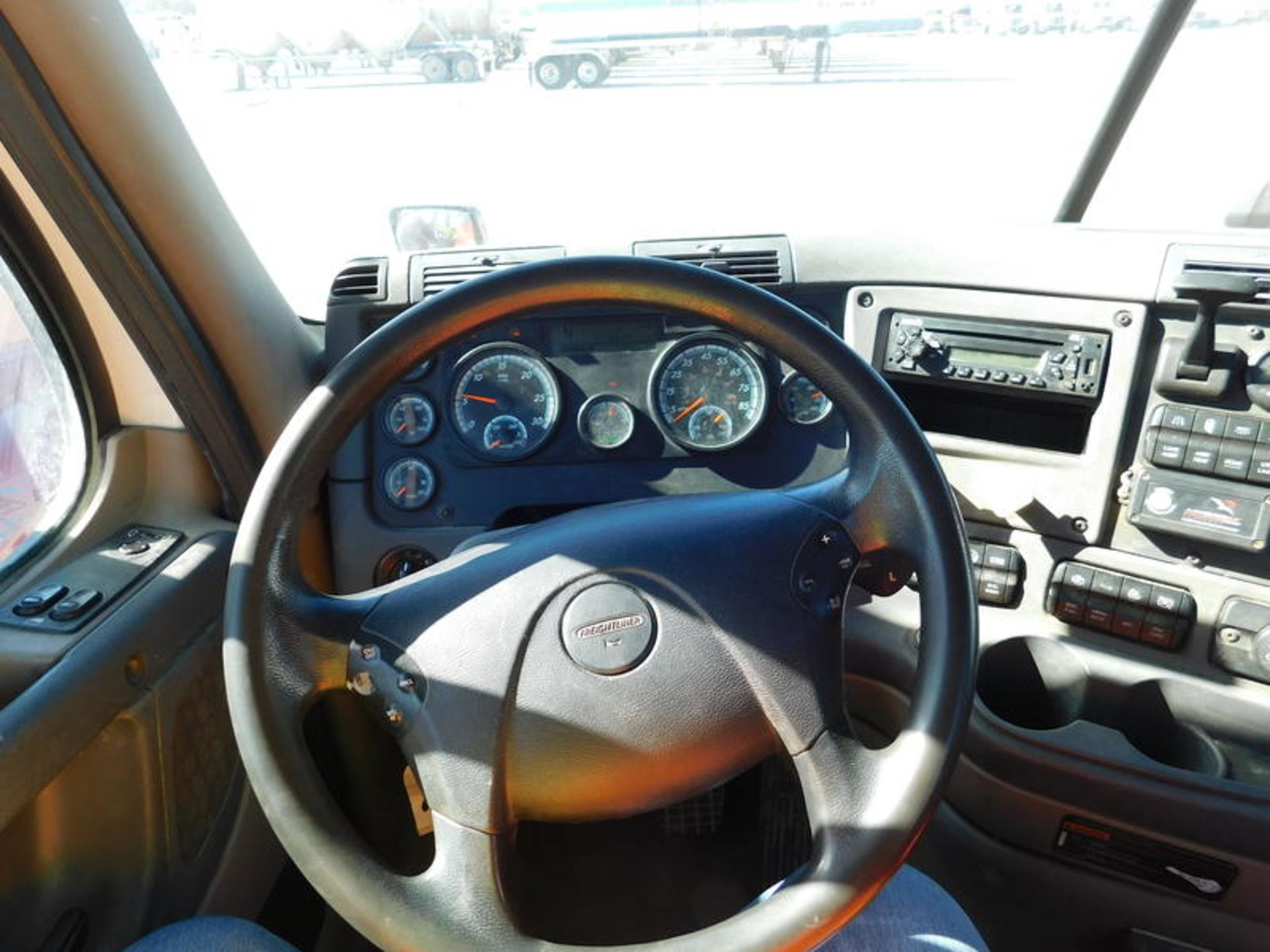 2014 Freightliner CA113DC - Image 9 of 37