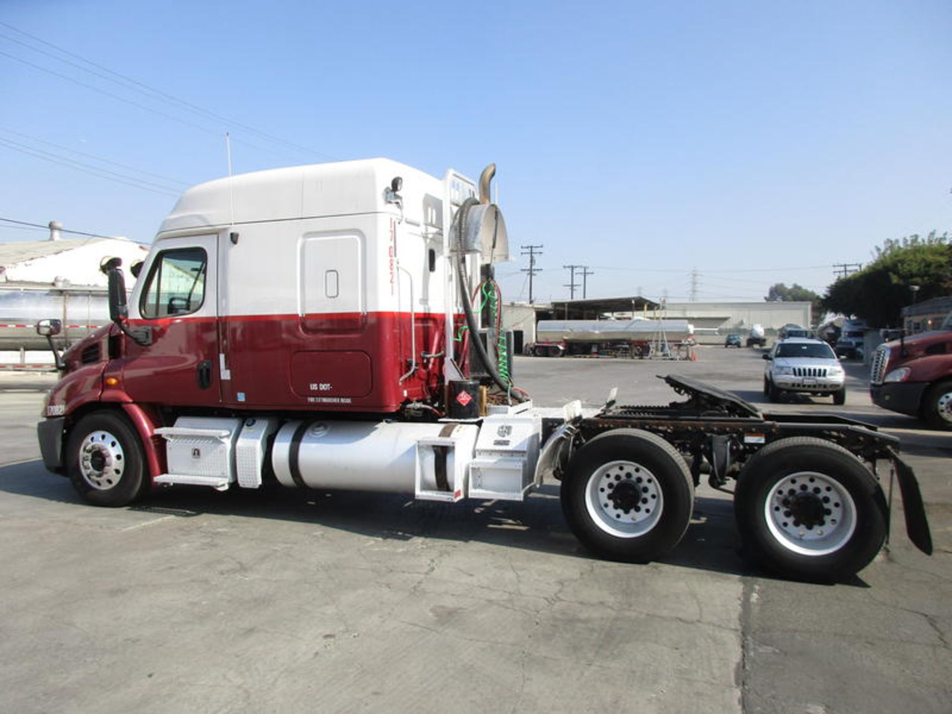 2013 Freightliner CA113SLP - Image 7 of 26