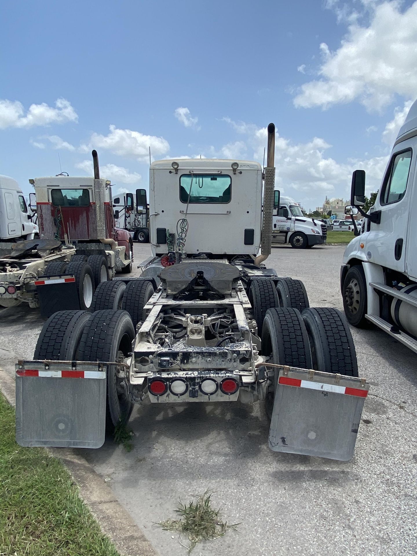 2015 Kenworth T880 - Image 30 of 43