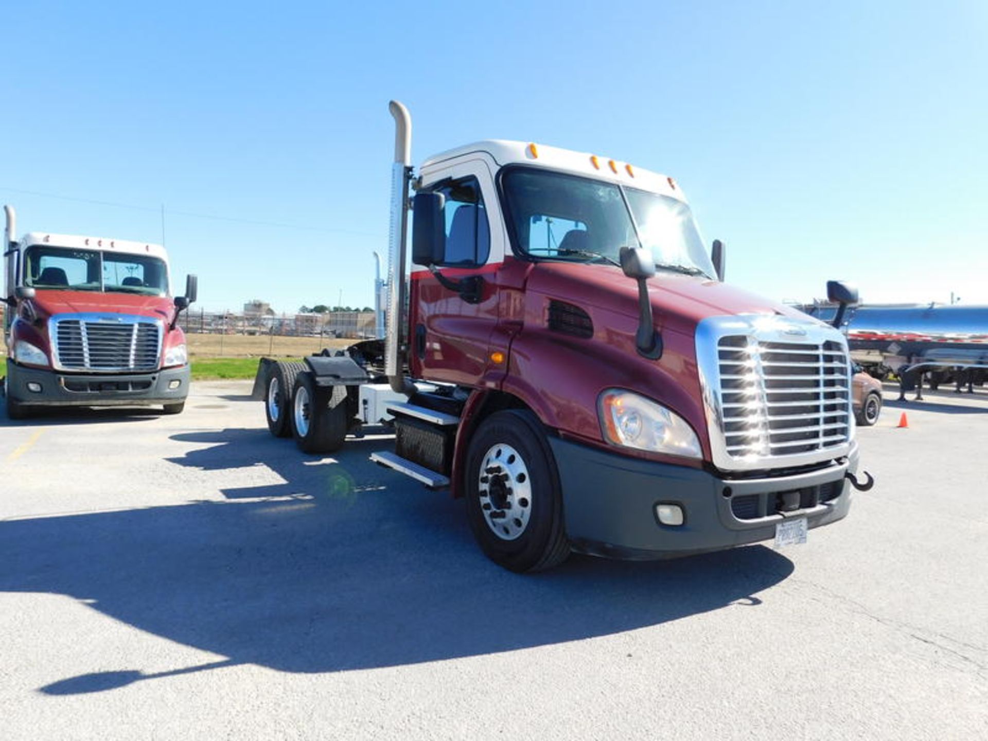 2014 Freightliner CA113DC - Image 33 of 37