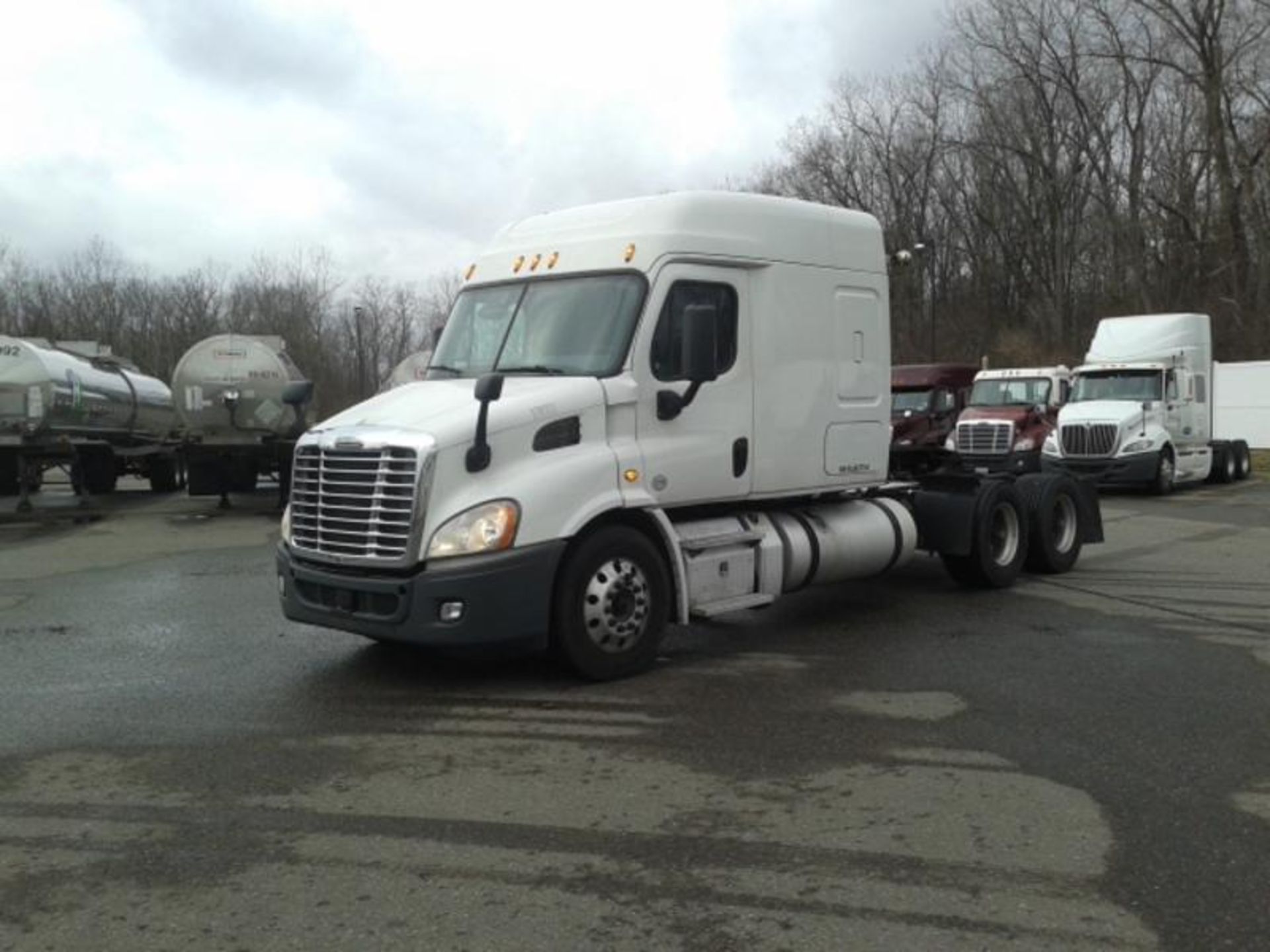 2015 Freightliner CA113SLP