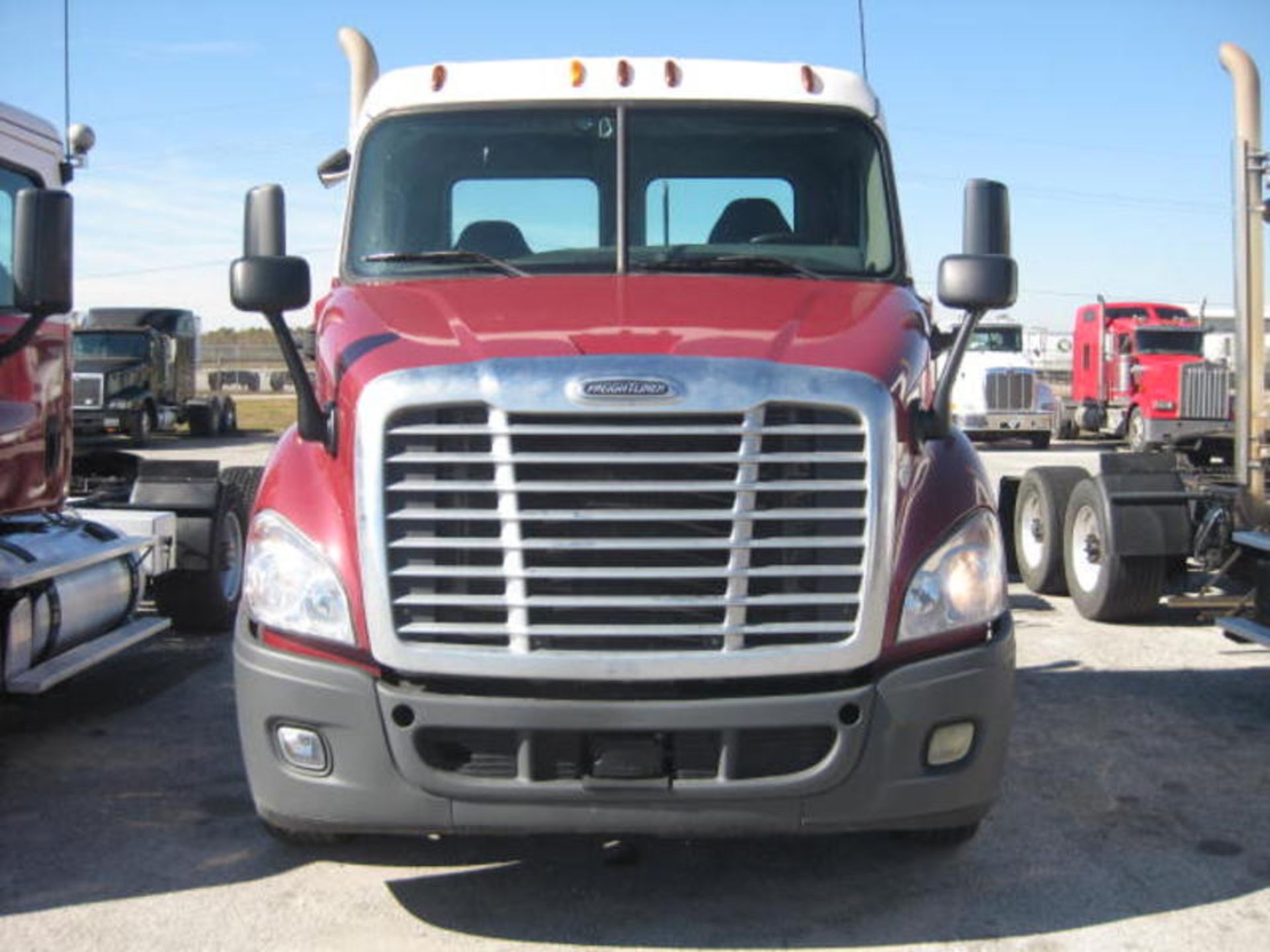 2014 Freightliner CA113DC - Image 8 of 26