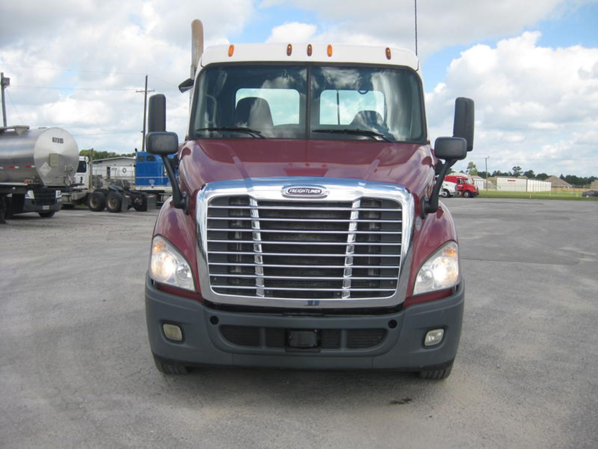 2014 Freightliner CA113DC - Image 5 of 29