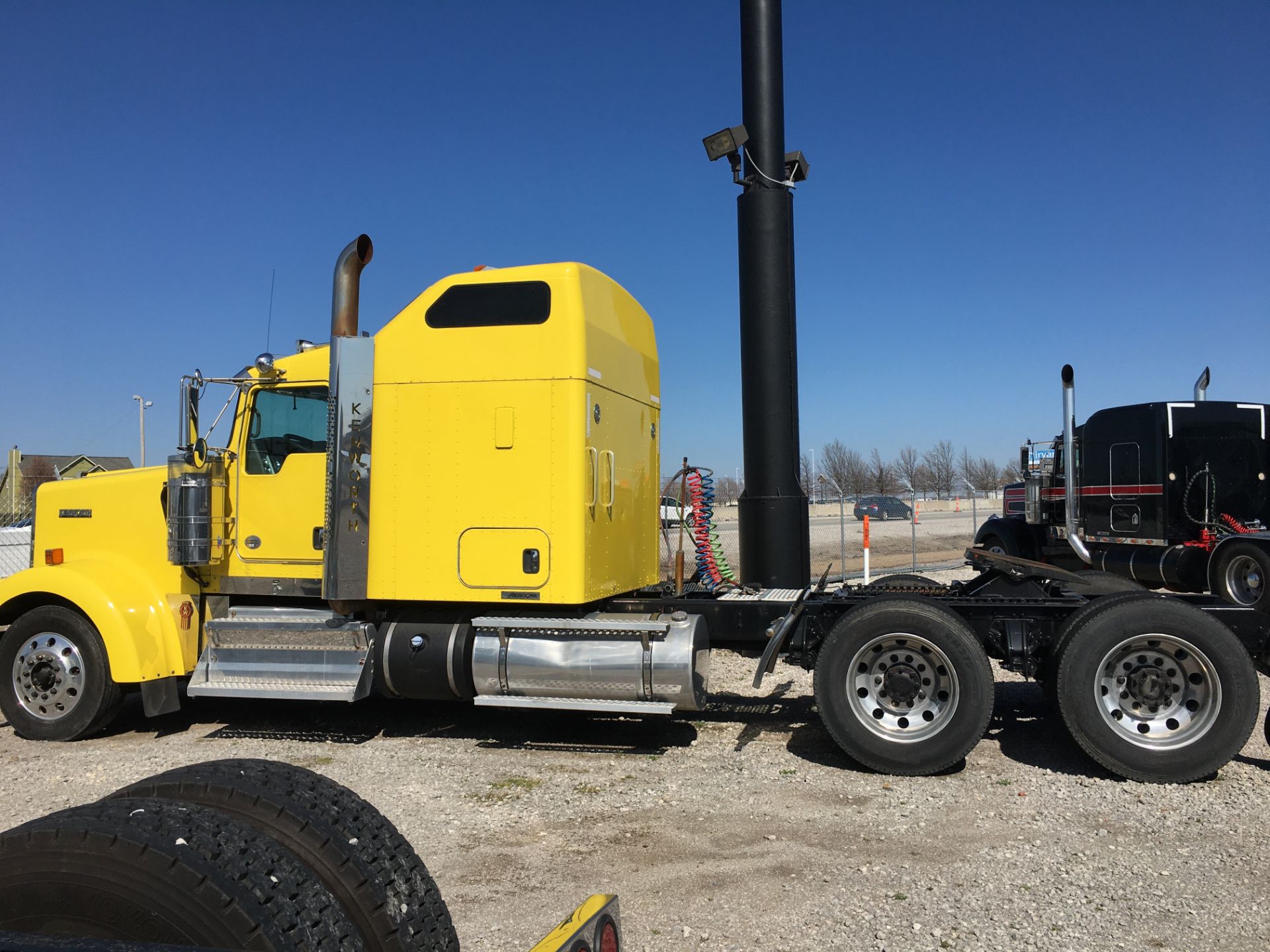 2014 Kenworth W900 Sleeper - Image 11 of 104