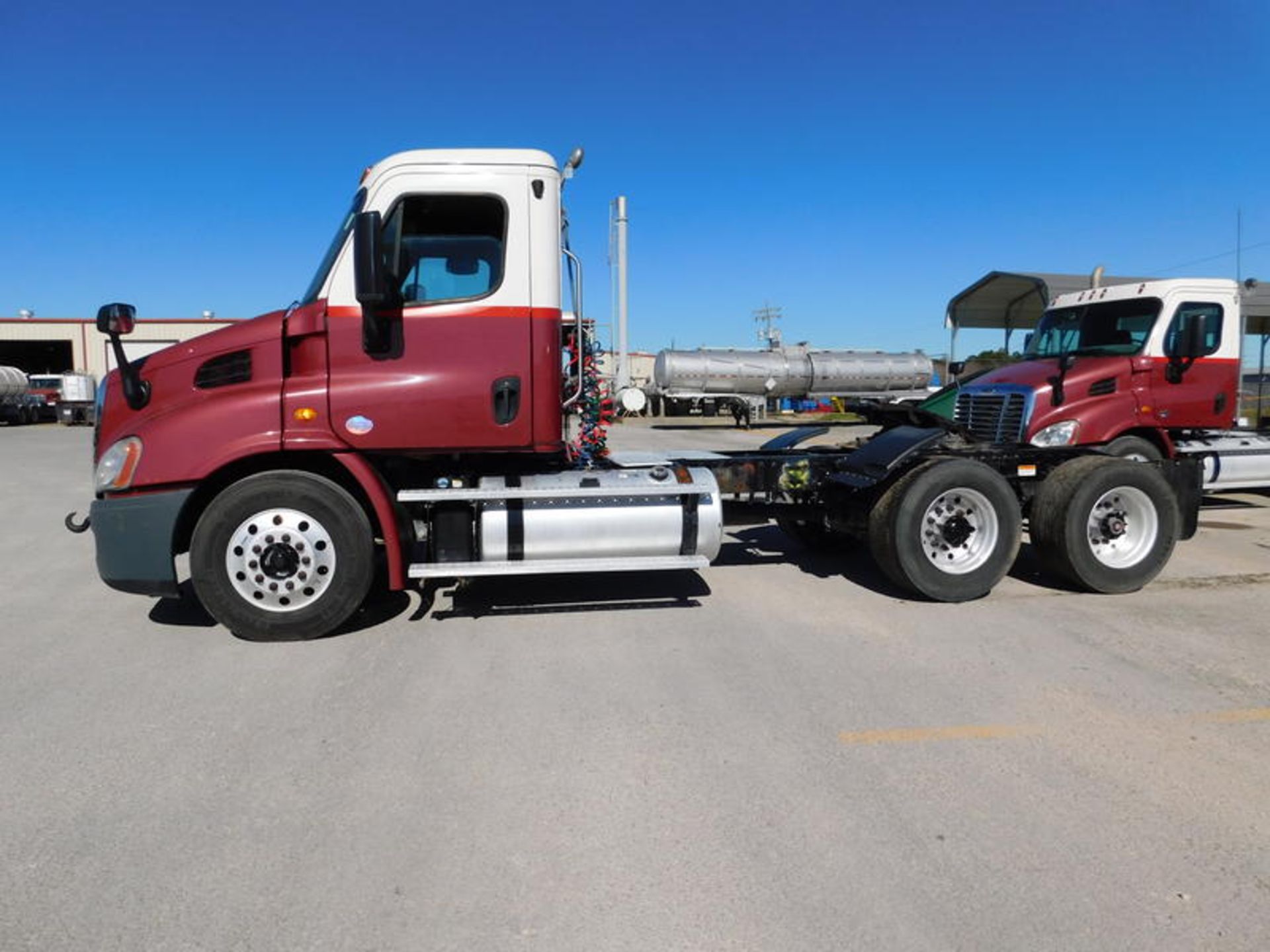 2014 Freightliner CA113DC - Image 17 of 37