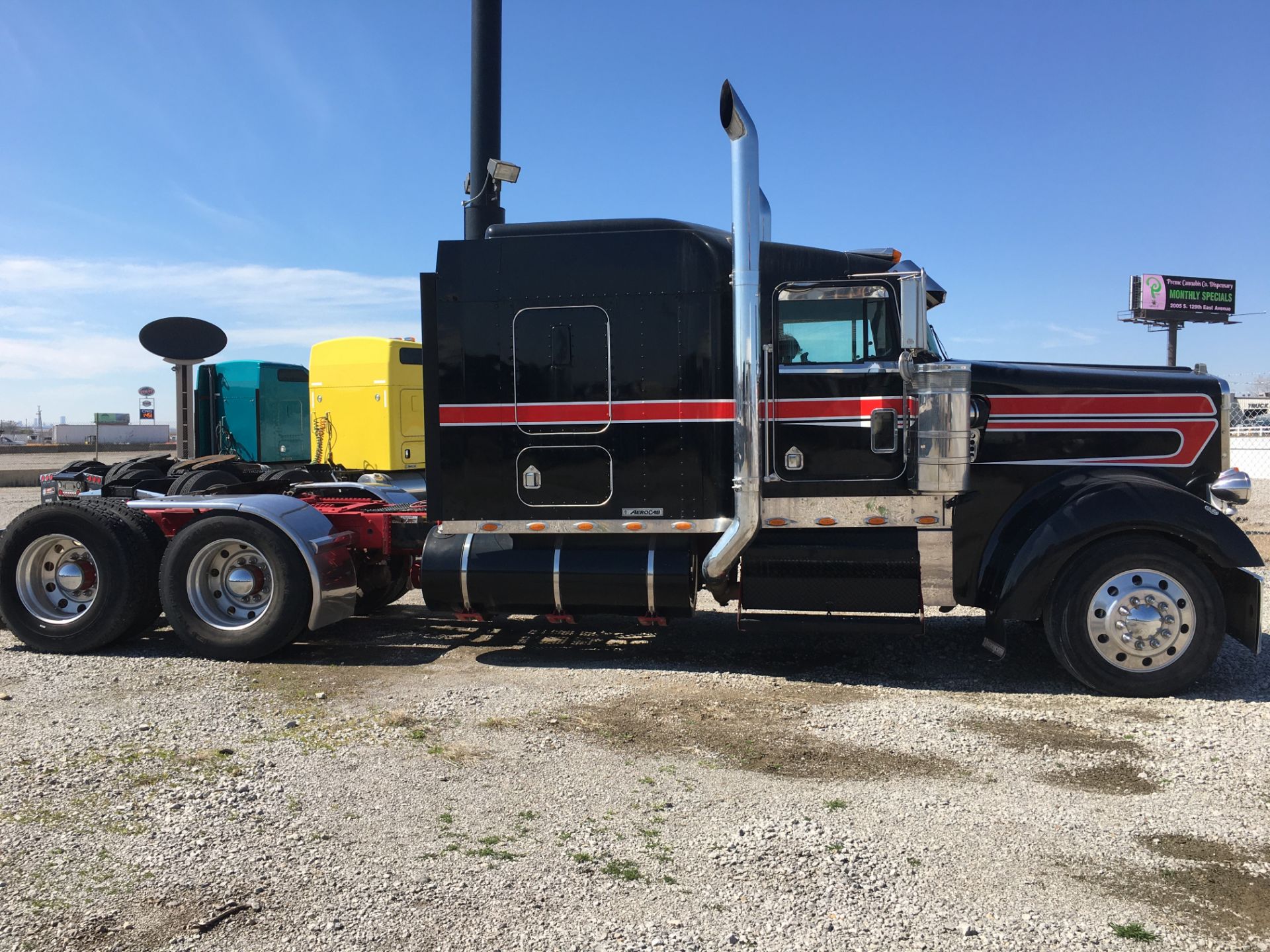 2000 Kenworth W900 Sleeper - Image 2 of 99