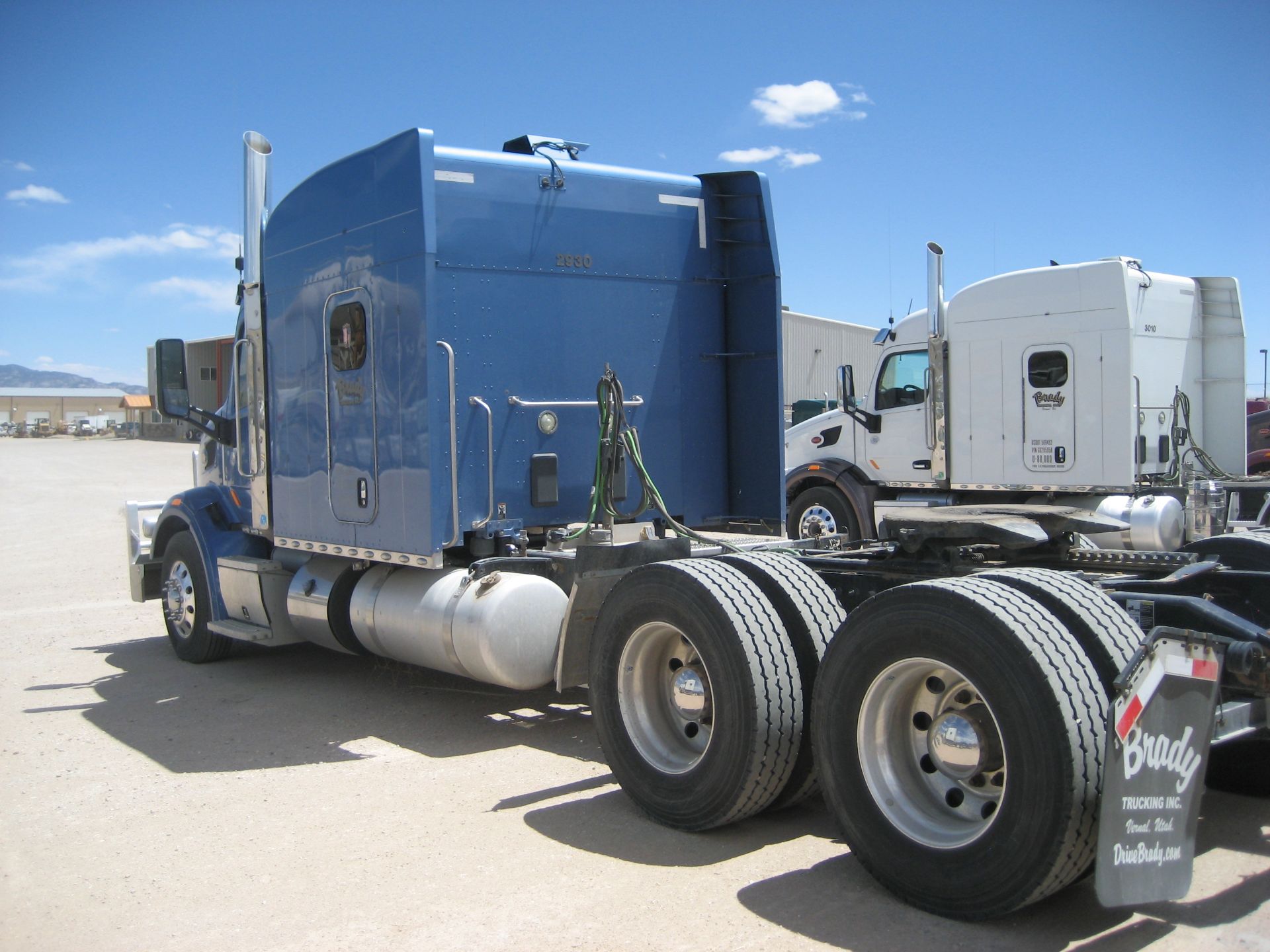 2016 Peterbilt 567 Tractor - Image 4 of 14