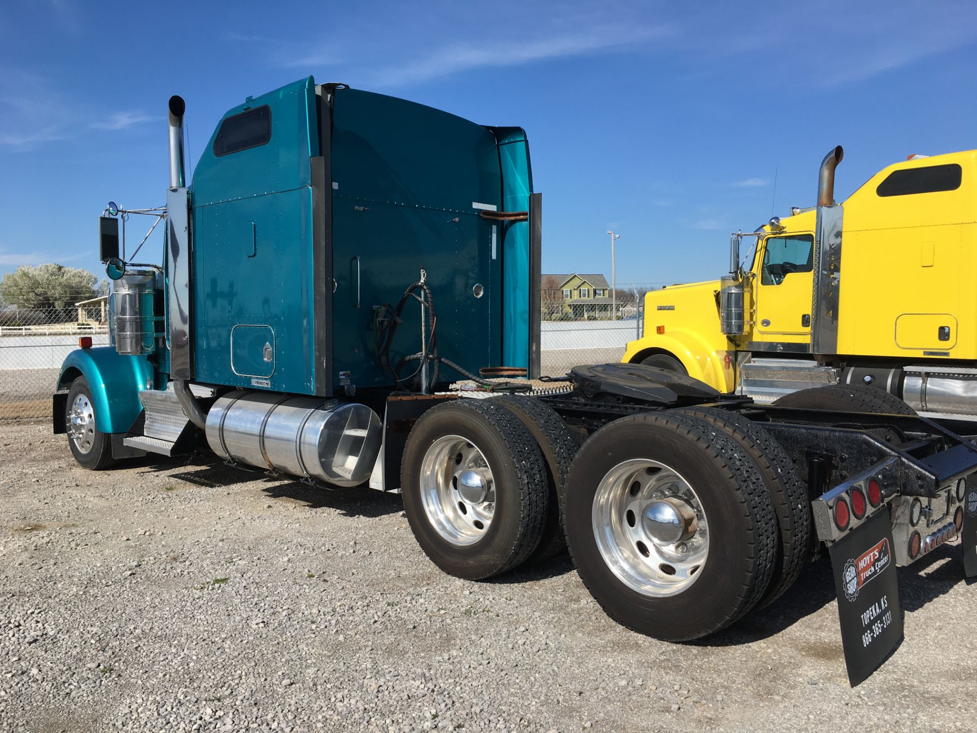 2006 Kenworth W900 Sleeper - Image 10 of 82