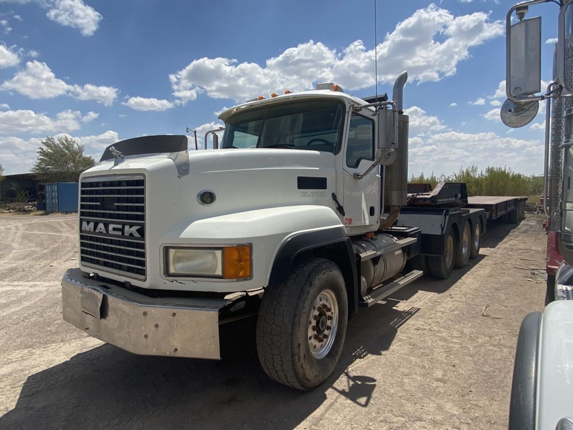 2007 Mack CL700 - Image 5 of 34