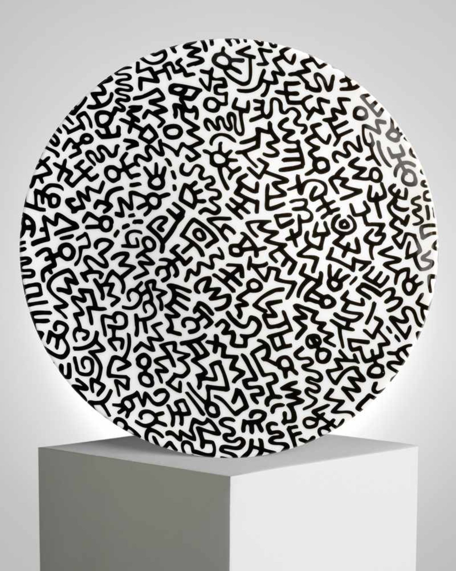 Keith Haring (after) - Gold & Black Porcelain Plates - Bild 2 aus 2