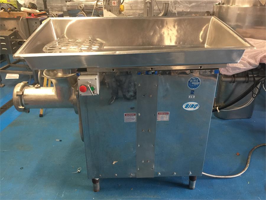 1 x Biro 56 mincer. Complete with loading tray with 6" barrel. Complete with 3mm plate. Lift out £