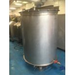 1 x All s/s electrically heated chocolate/fondant tank. Top fill, bottom discharge with scrape