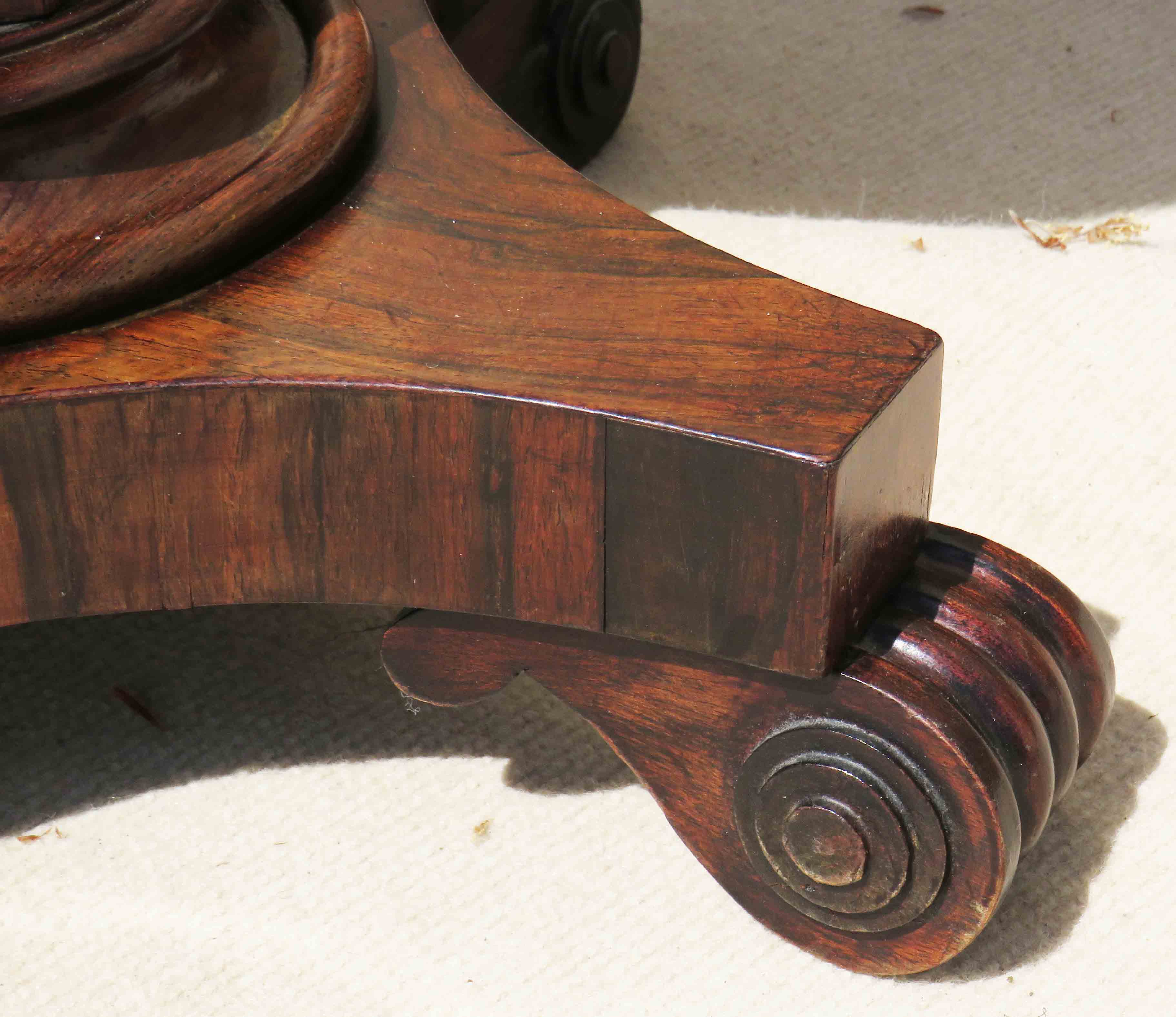 Mid 19th Century rosewood occasional games table - Image 5 of 5