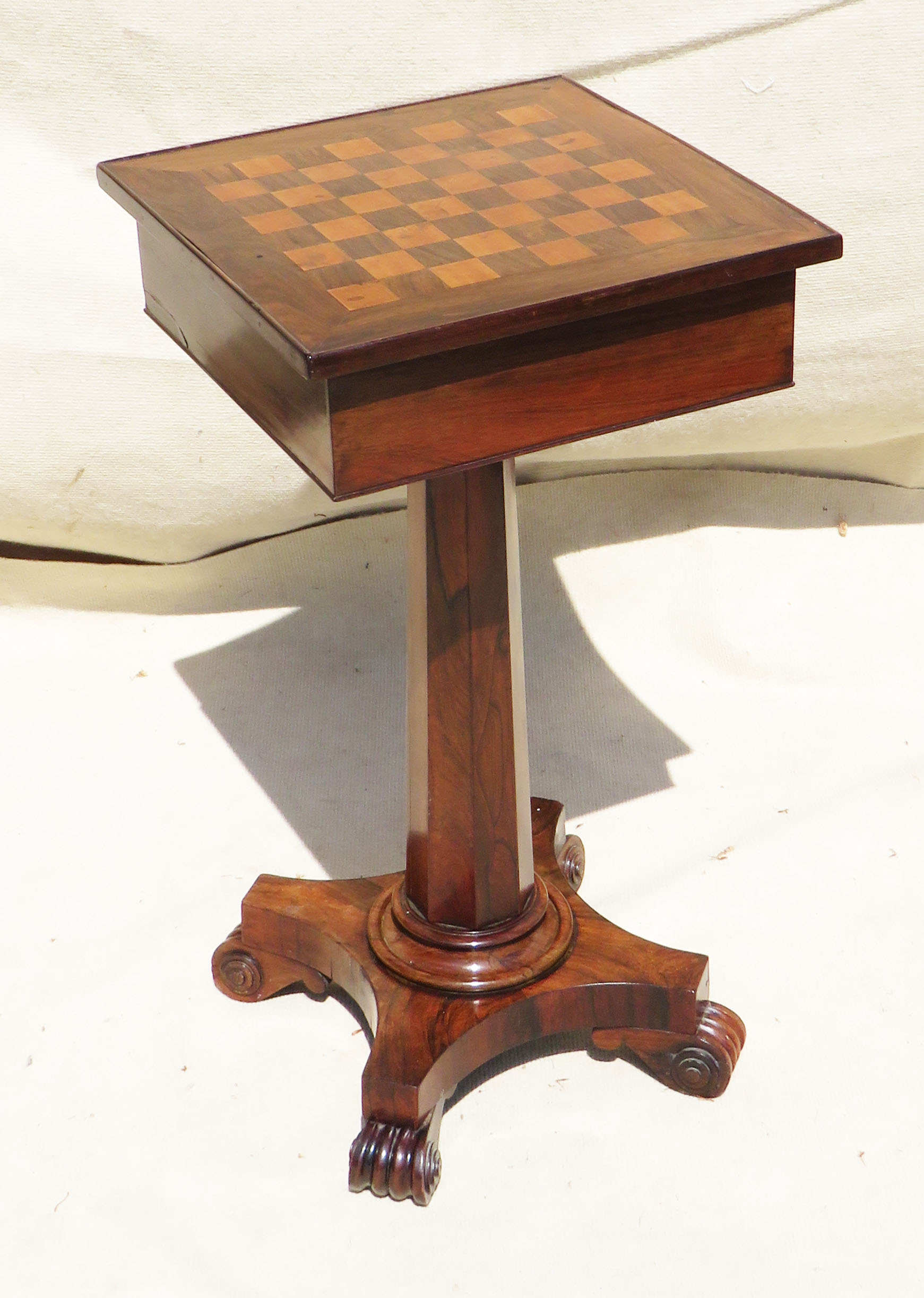 Mid 19th Century rosewood occasional games table - Image 4 of 5