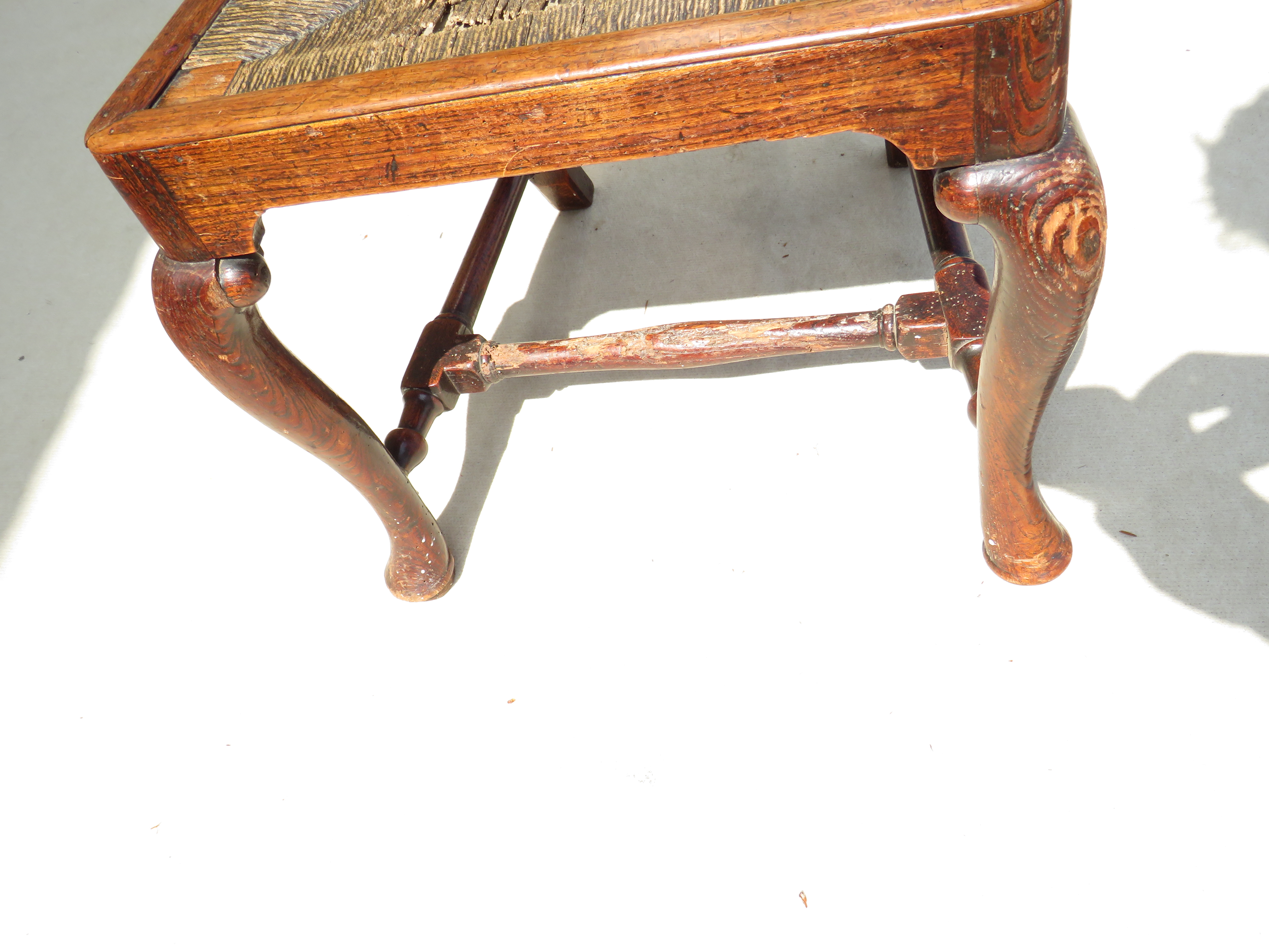 Pair of 18th century elm side chairs - Image 7 of 10