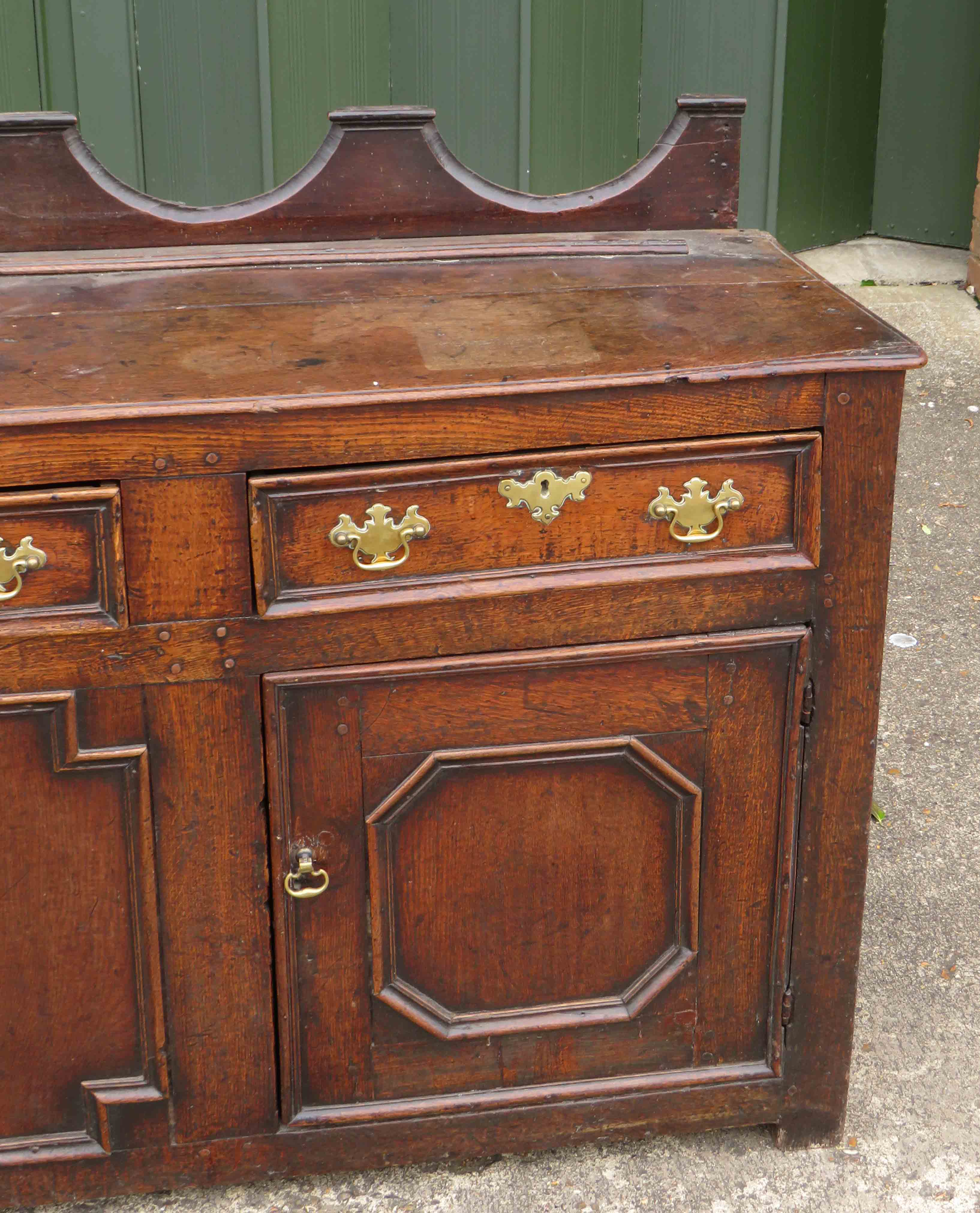 Early 18th Century Queen Anne Period Oak Dresser Base having shaped upstand to top over three frieze - Image 7 of 12