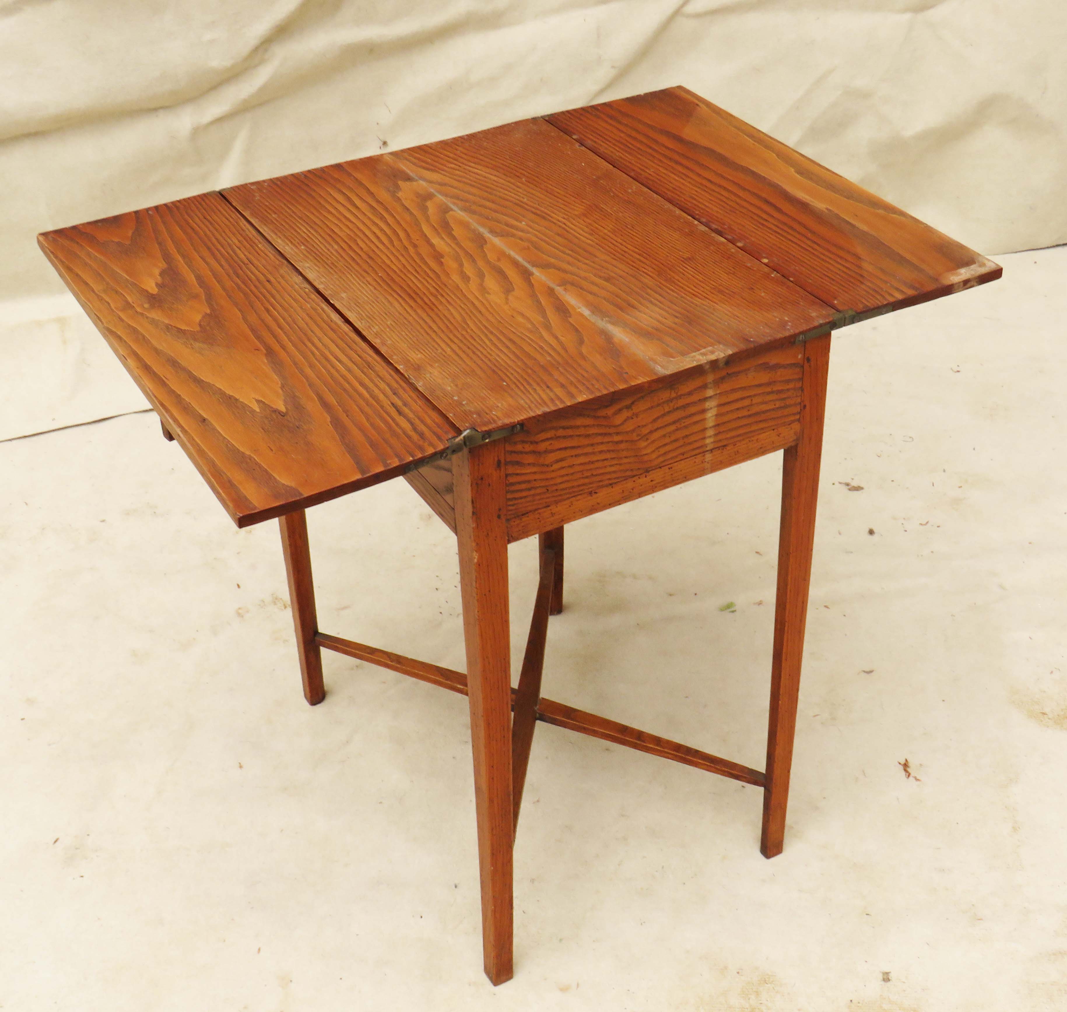 Late 18th Century Georgian Patience Gaming Table of diminutive proportion having well figured fold - Image 7 of 8